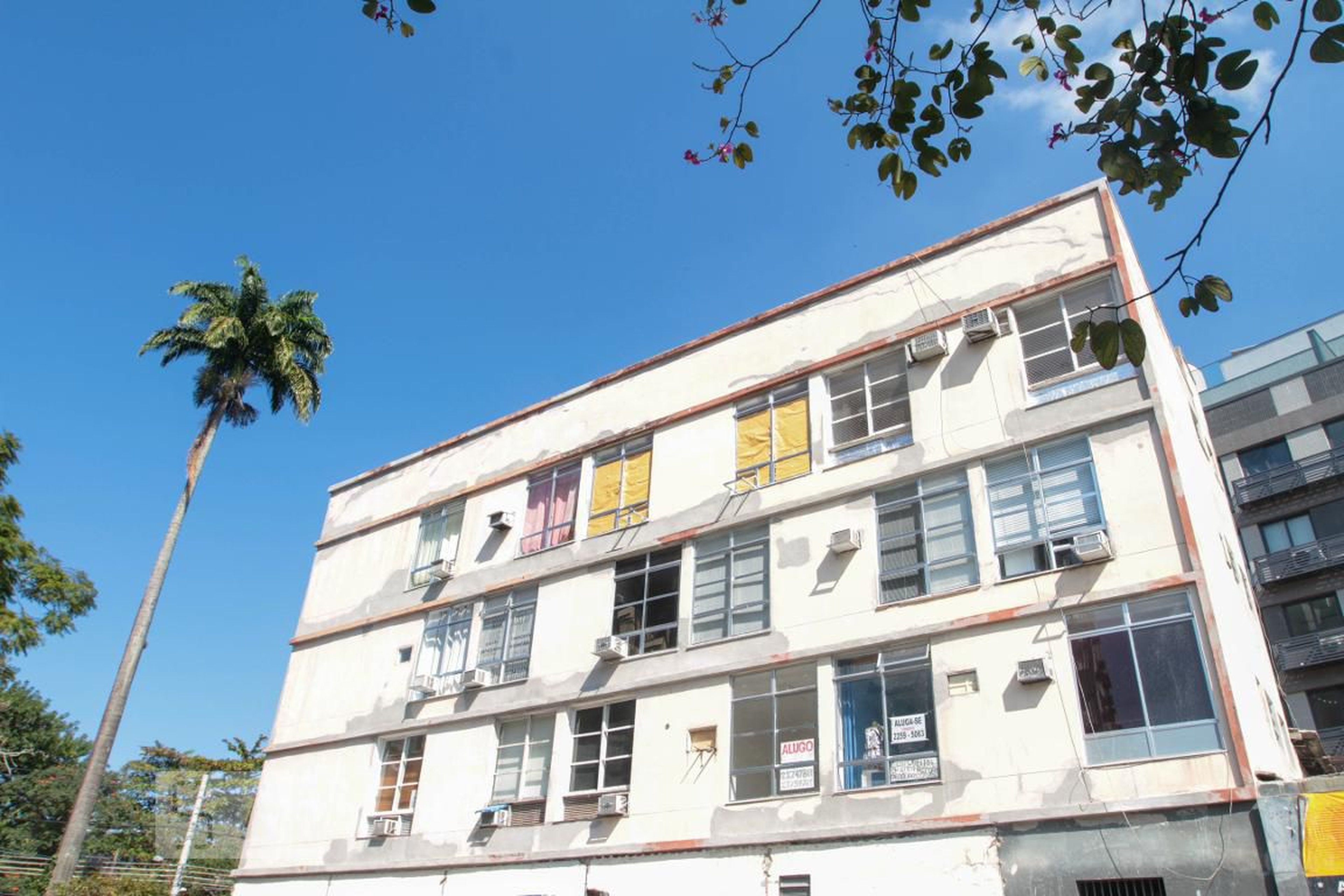 Fachada do Prédio Condomínio Constança