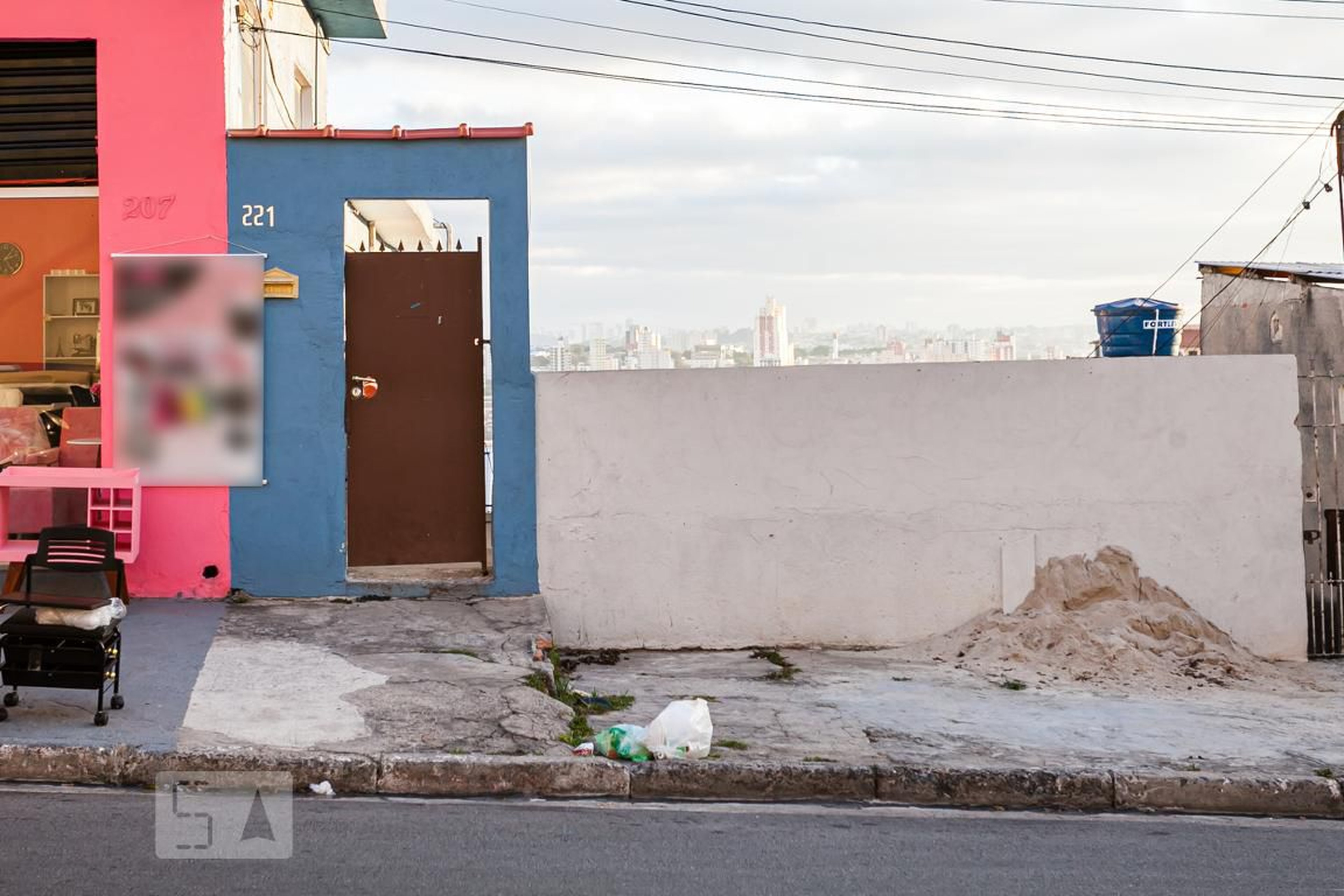 Fachada Condomínio em Rua Ilhabela, 100