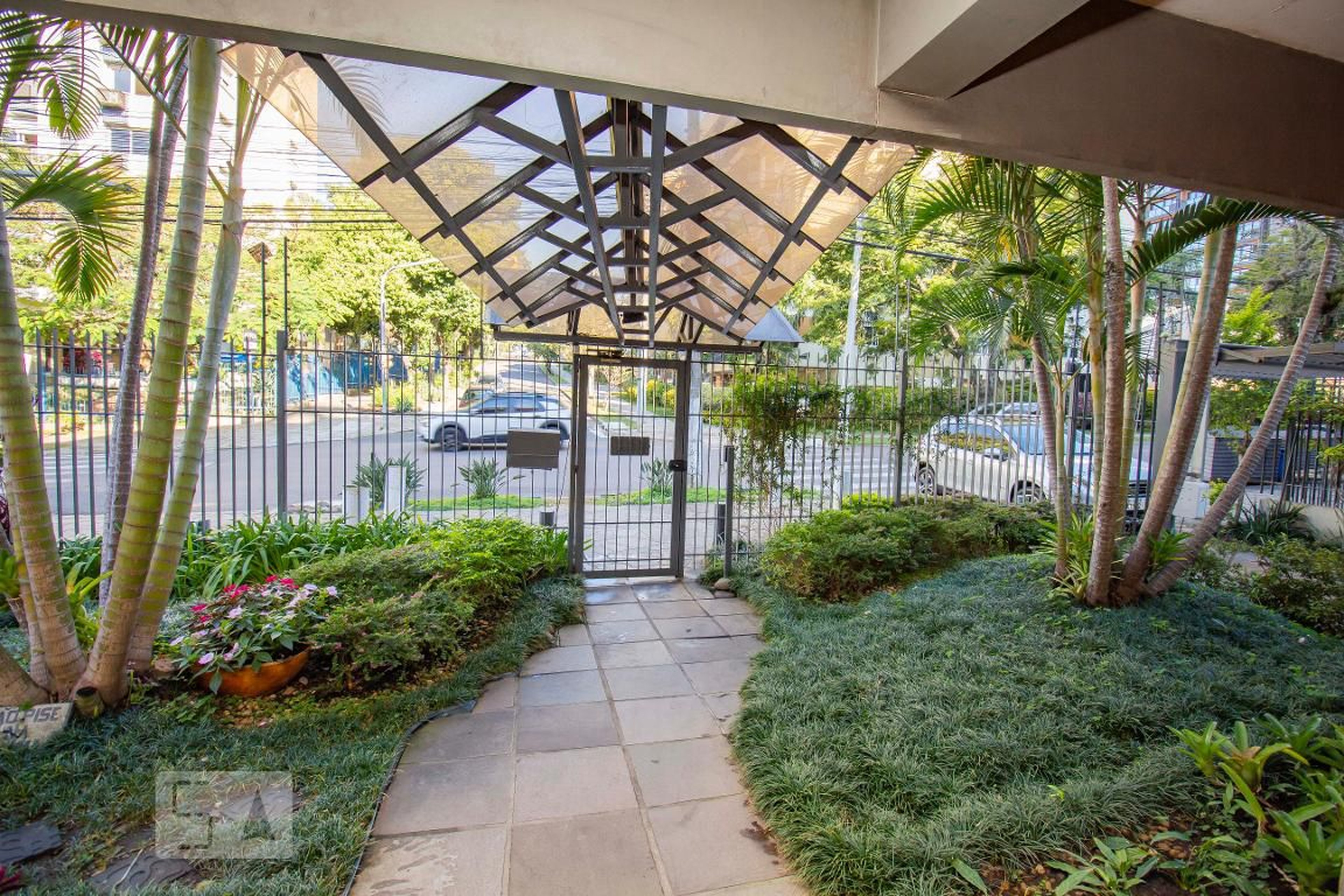 Fachada do Condomínio Condomínio em Rua Anita Garibaldi, 1940