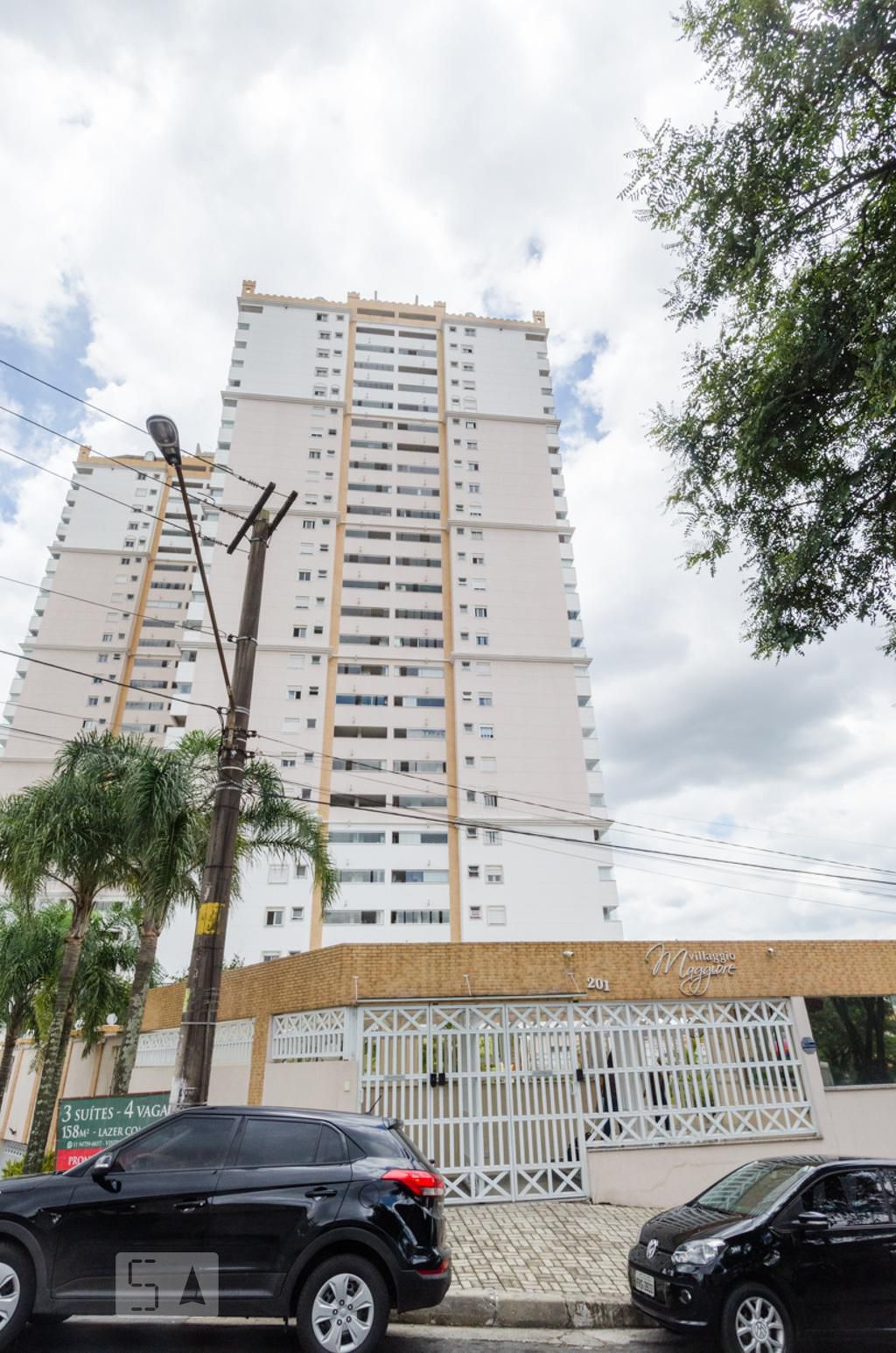 Fachada Condomínio em Rua João Gross, 61