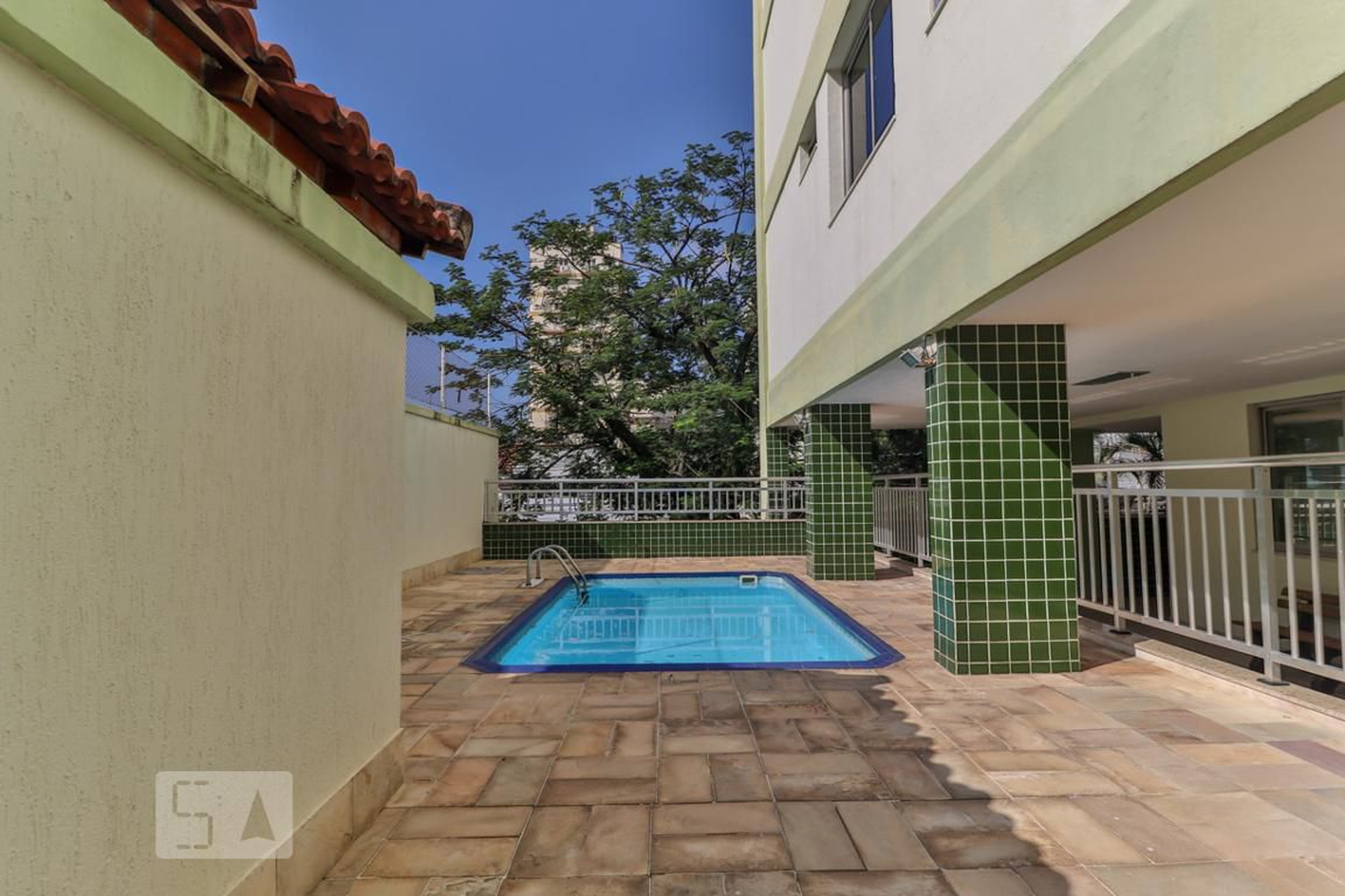 Piscina - Nair Azeredo Lopes