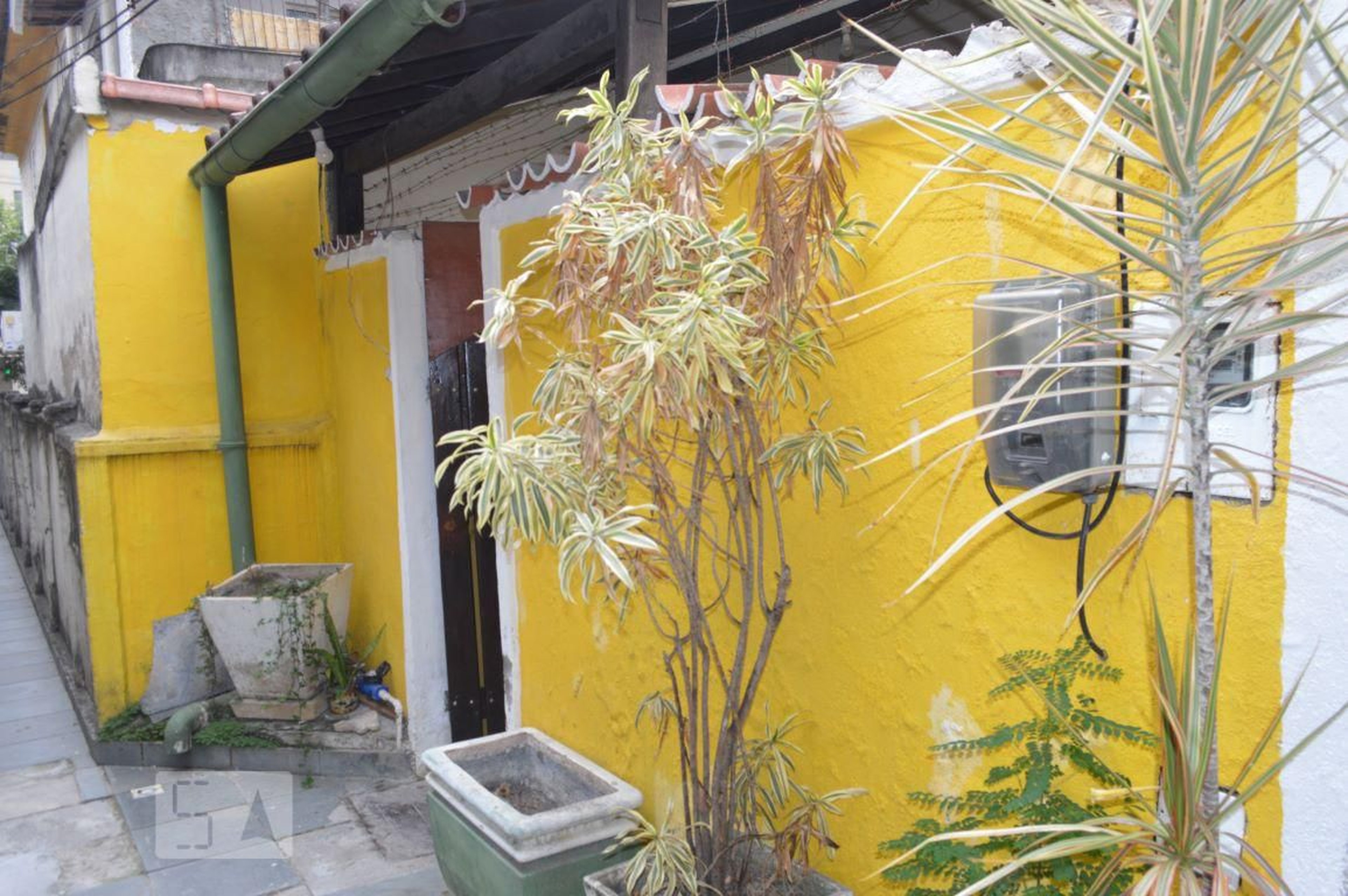 Fachada Condomínio em Rua Mem de Sá, 160