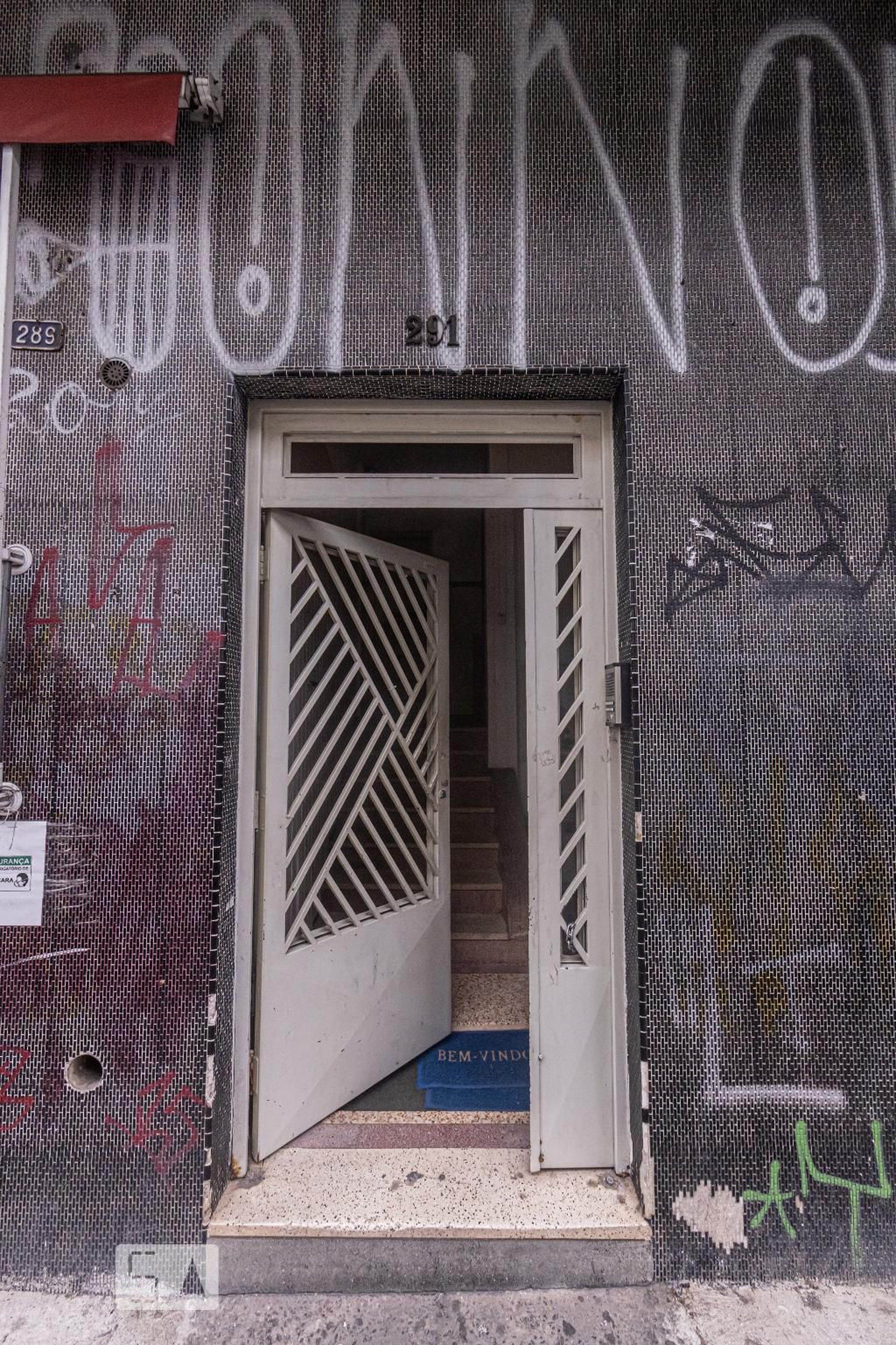 Fachada Condomínio em Rua Inácio de Araújo, 291