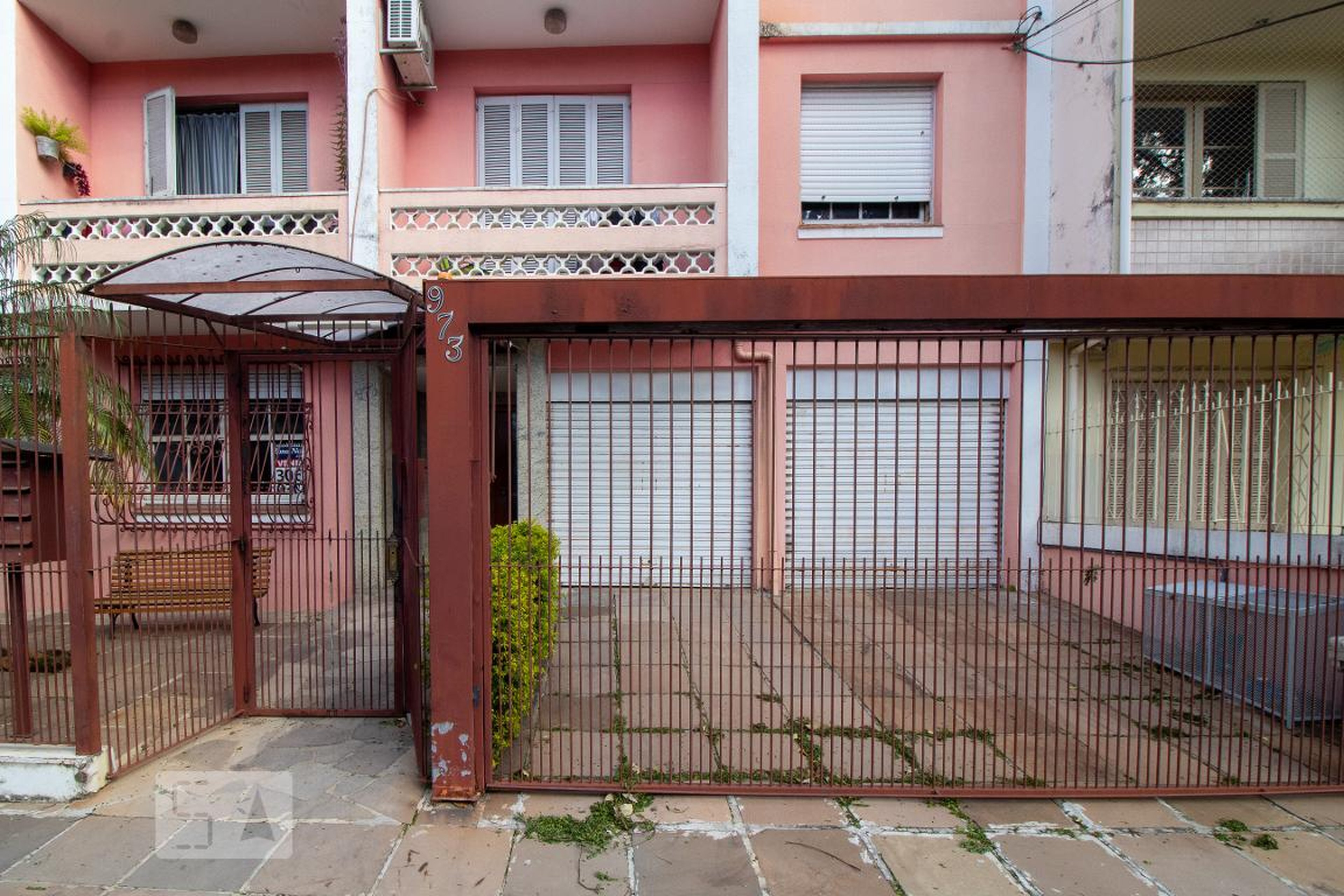 Fachada Condomínio em Avenida Guido Mondim, 973