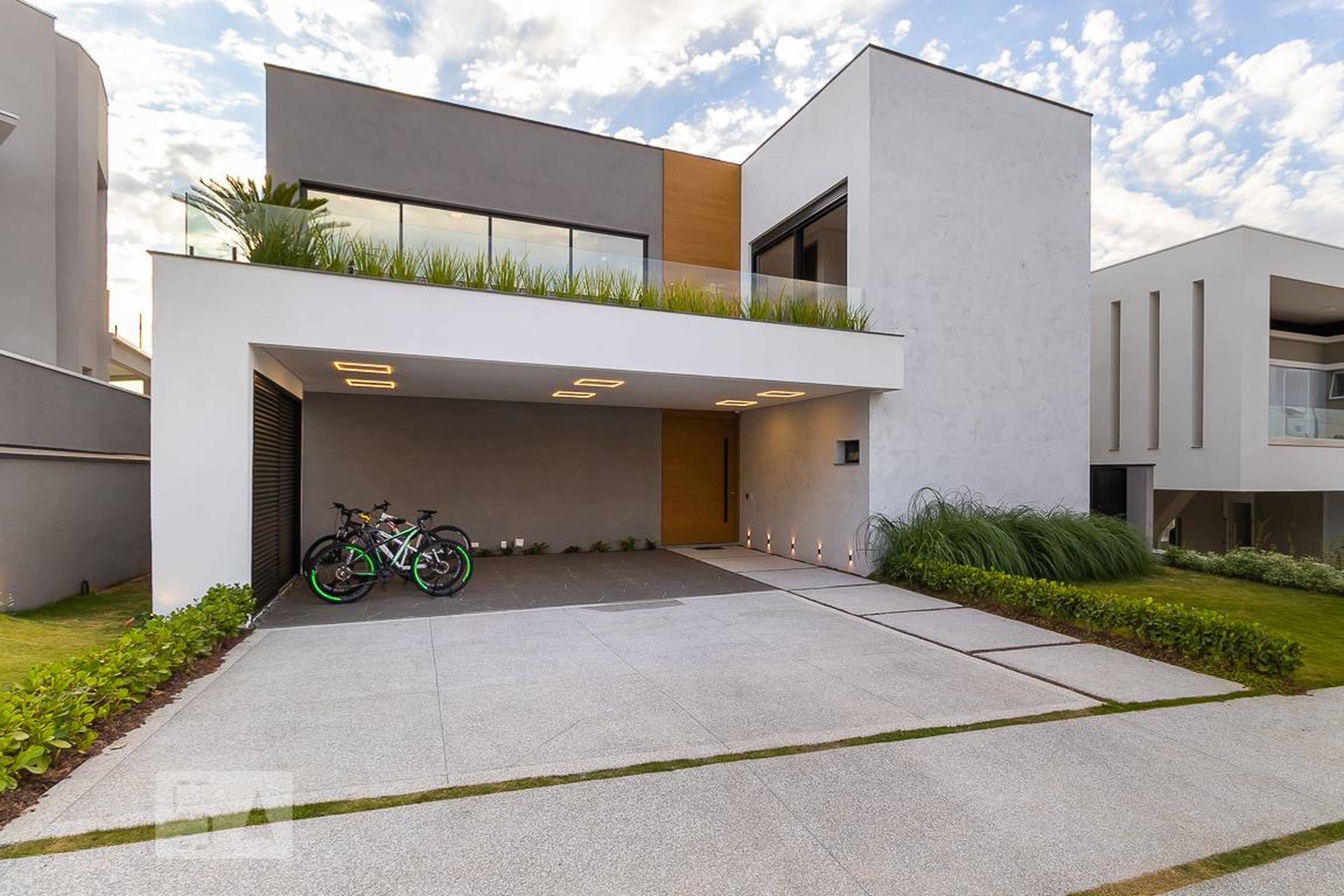 Fachada Condomínio em Rua Vicente Quercia, 375
