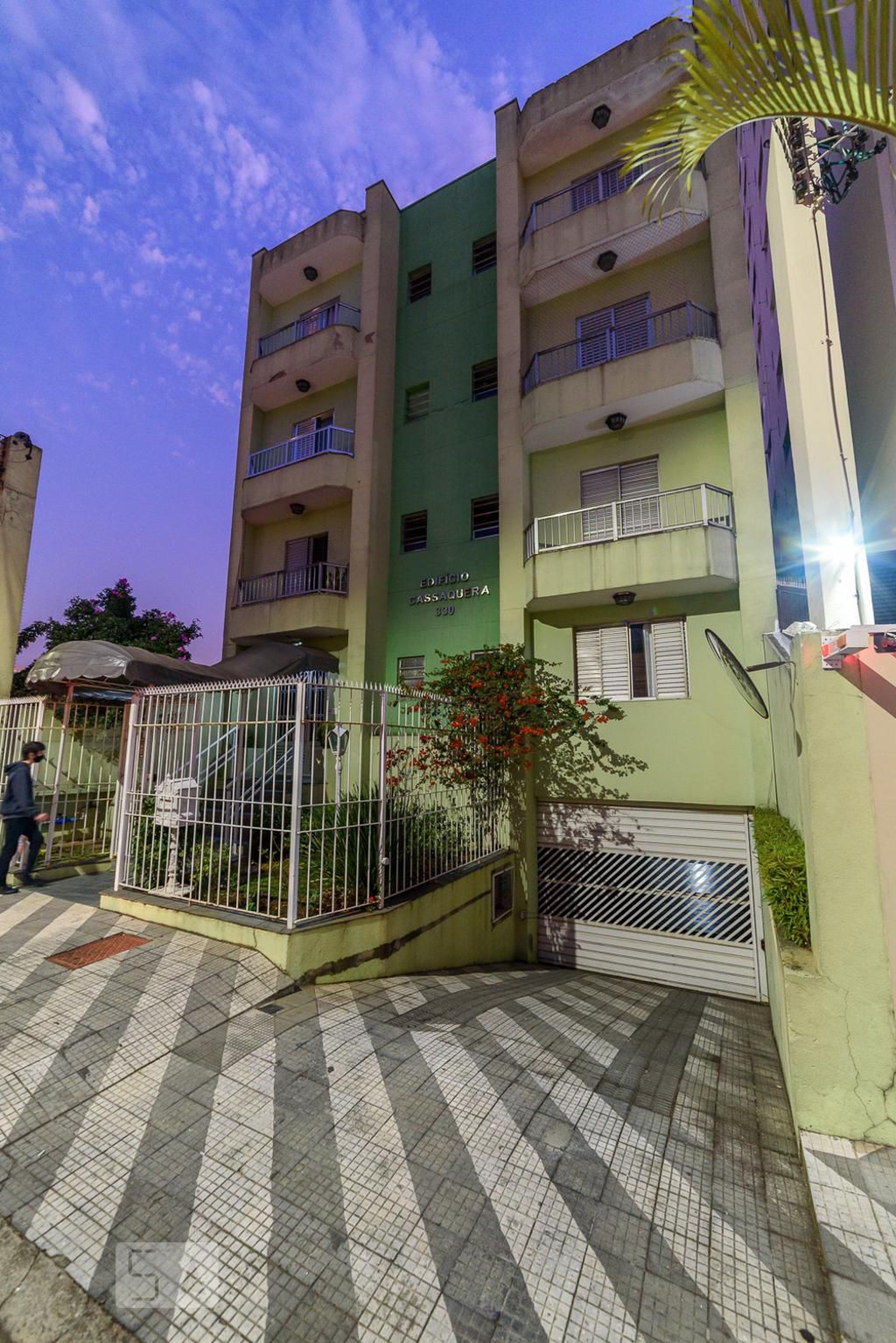 Fachada do Condomínio Edifício Cassaquera
