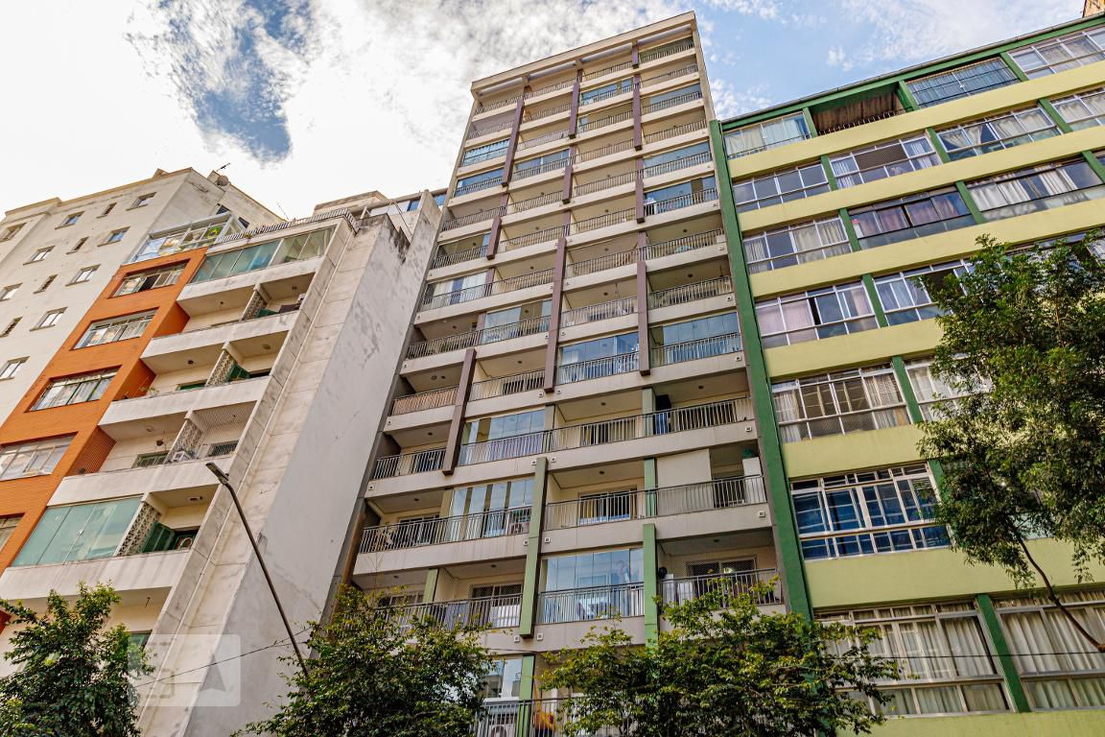Fachada Condomínio em Rua Genebra, 157