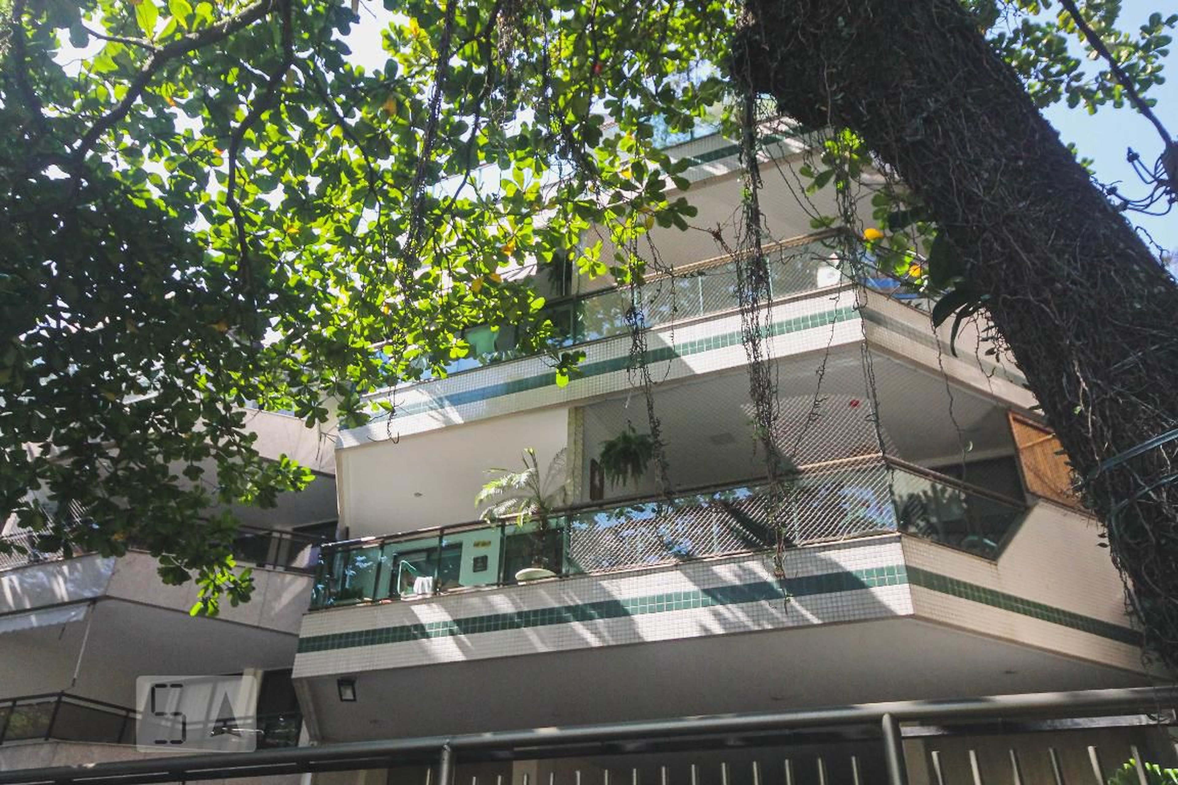 Fachada Condomínio em Rua Deodato de Moraes, 52