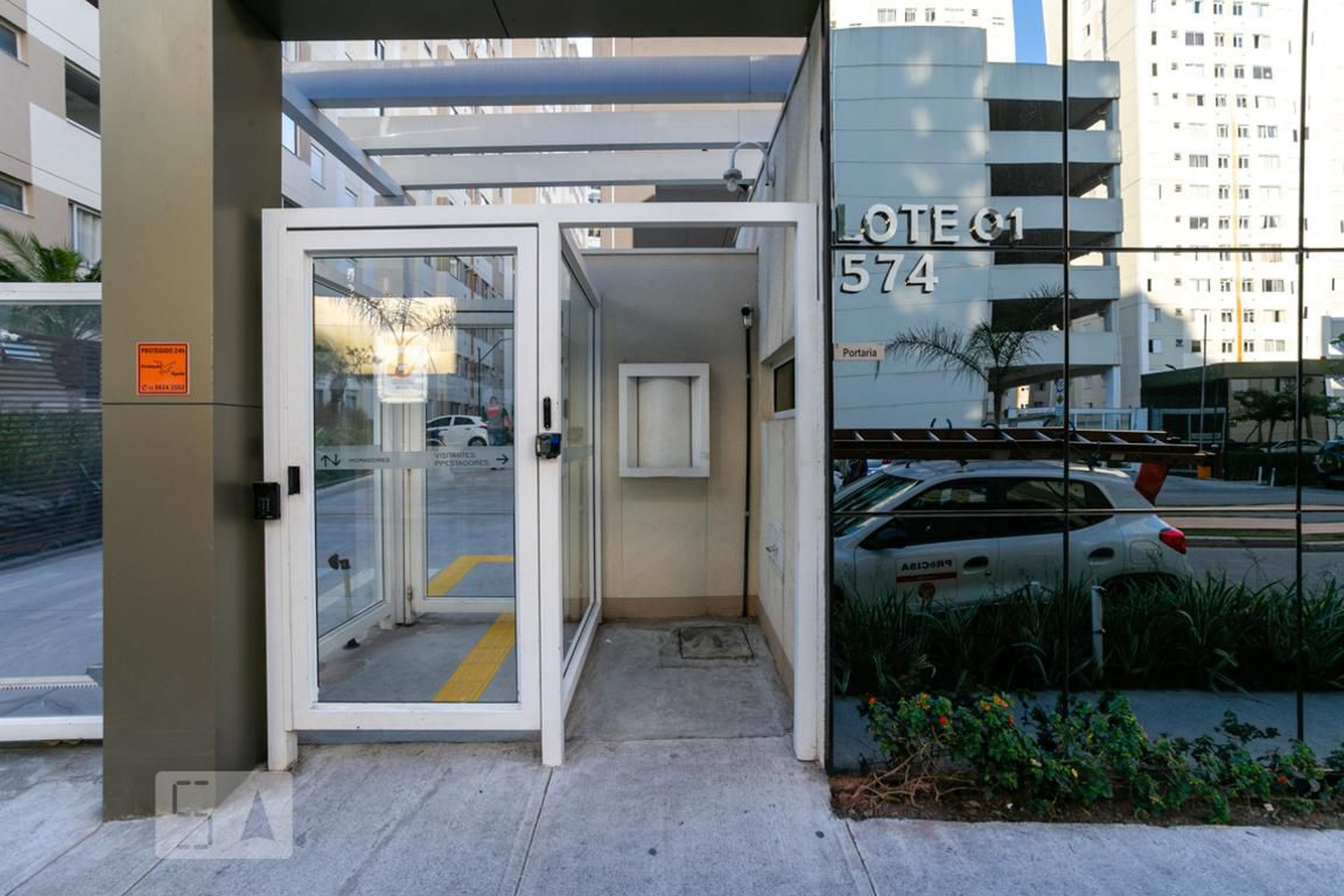 Fachada do condomínio Condomínio Spazio Bosque dos Jequitibás