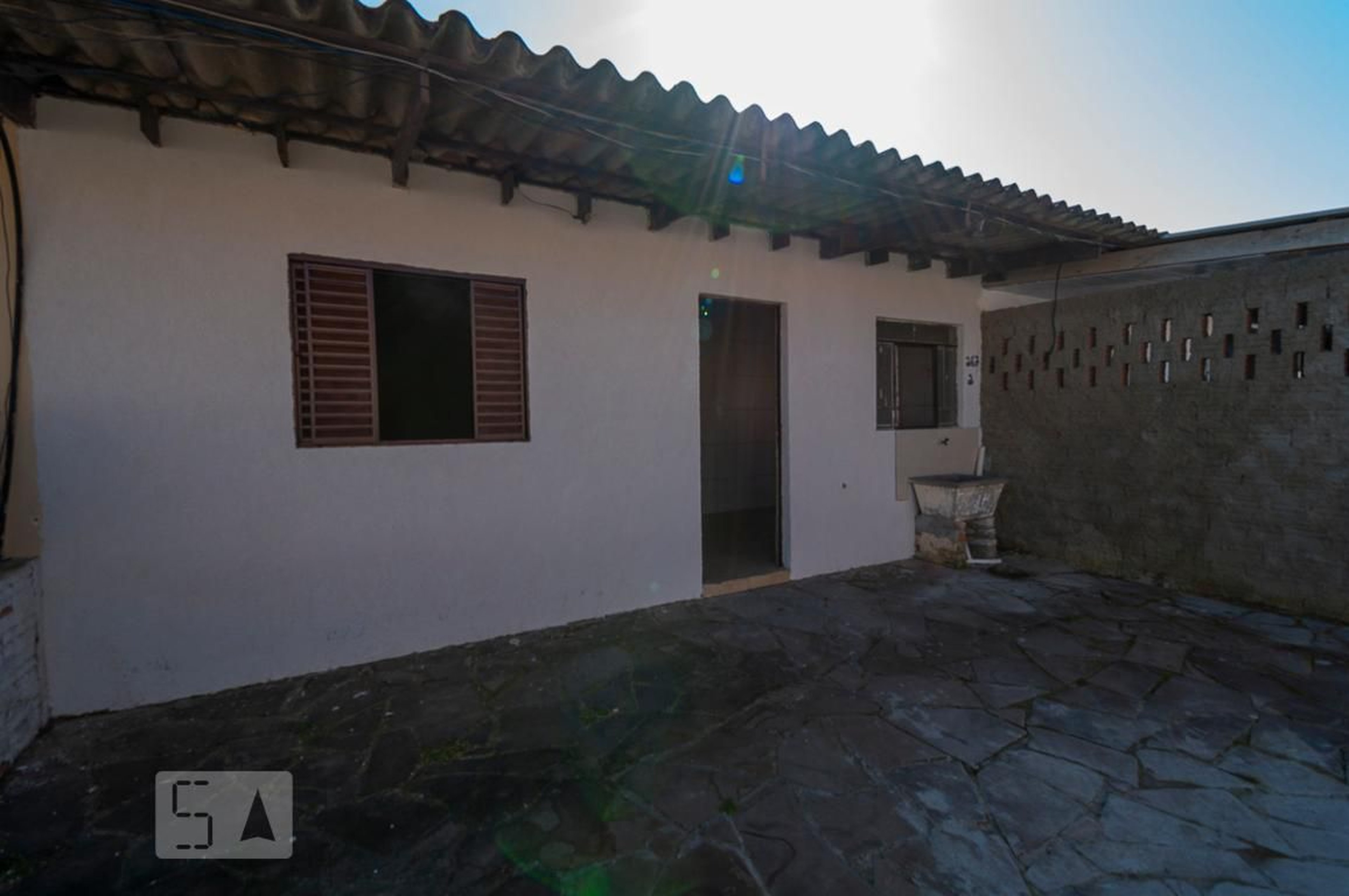 Fachada Condomínio em Rua Álvaro Pedro da Rosa, 681