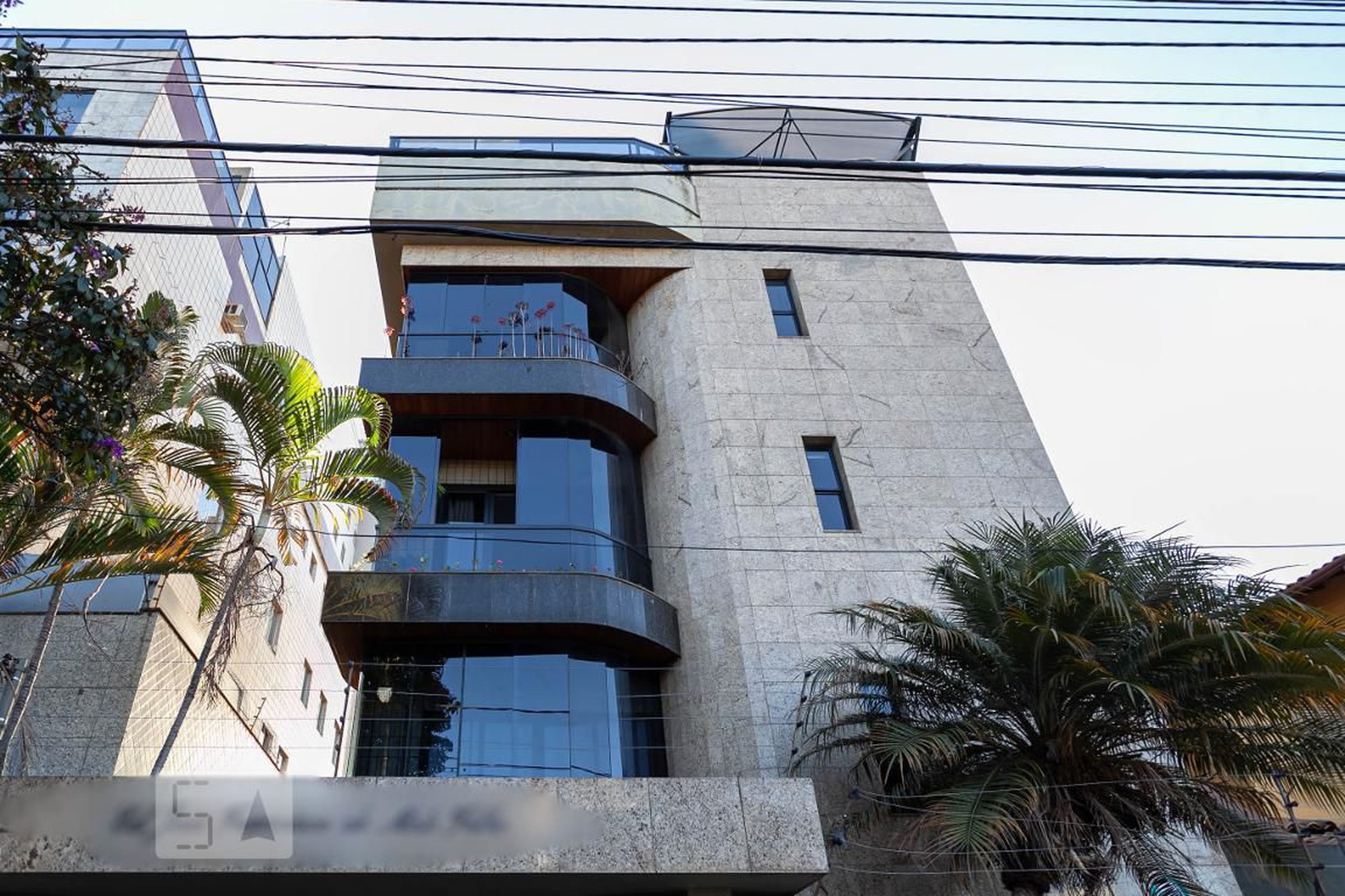 Fachada do prédio Condomínio em Rua Professor Patrocínio Filho, 272