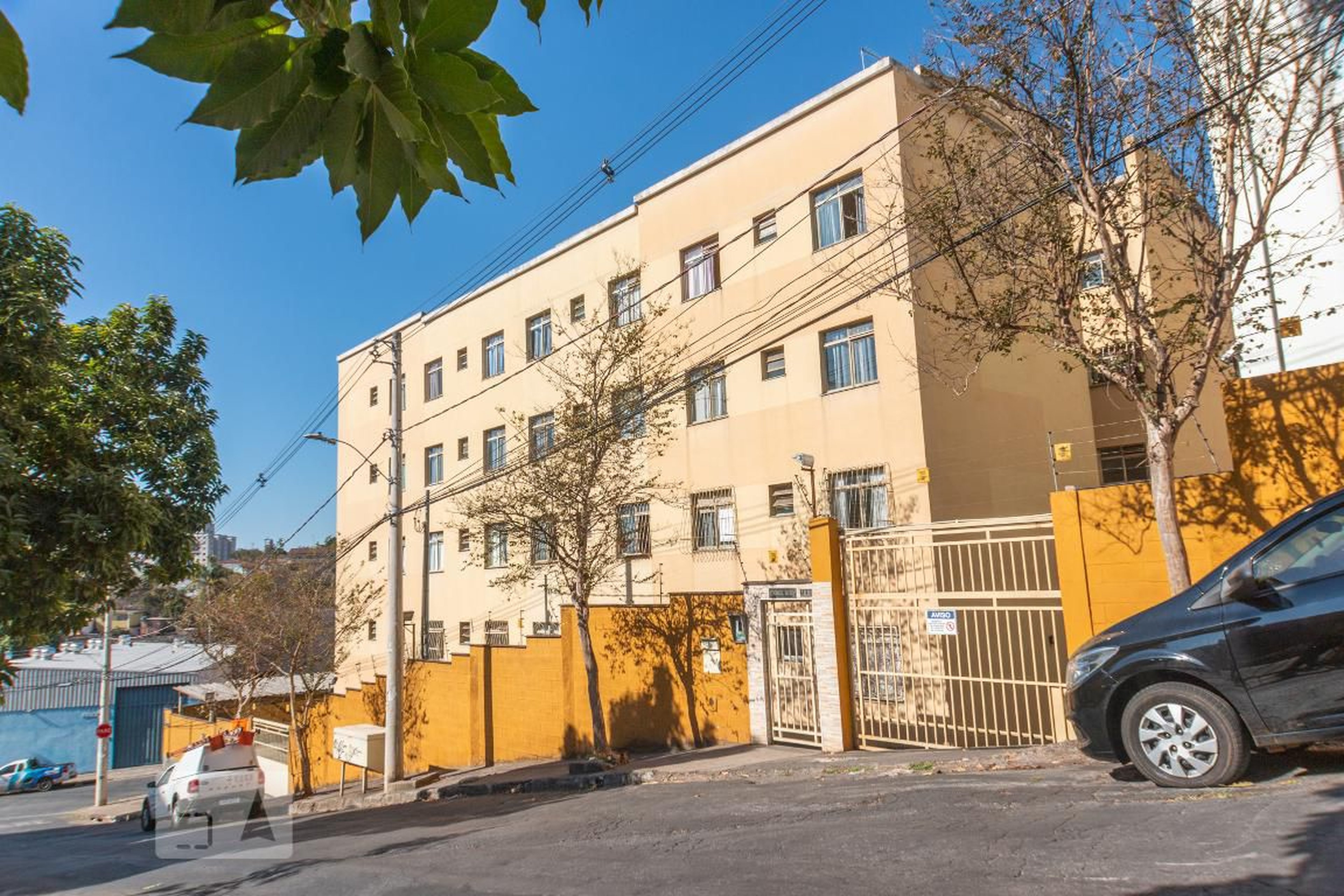 Fachada Condomínio em Rua Waldemar Correia de Almeida, 168