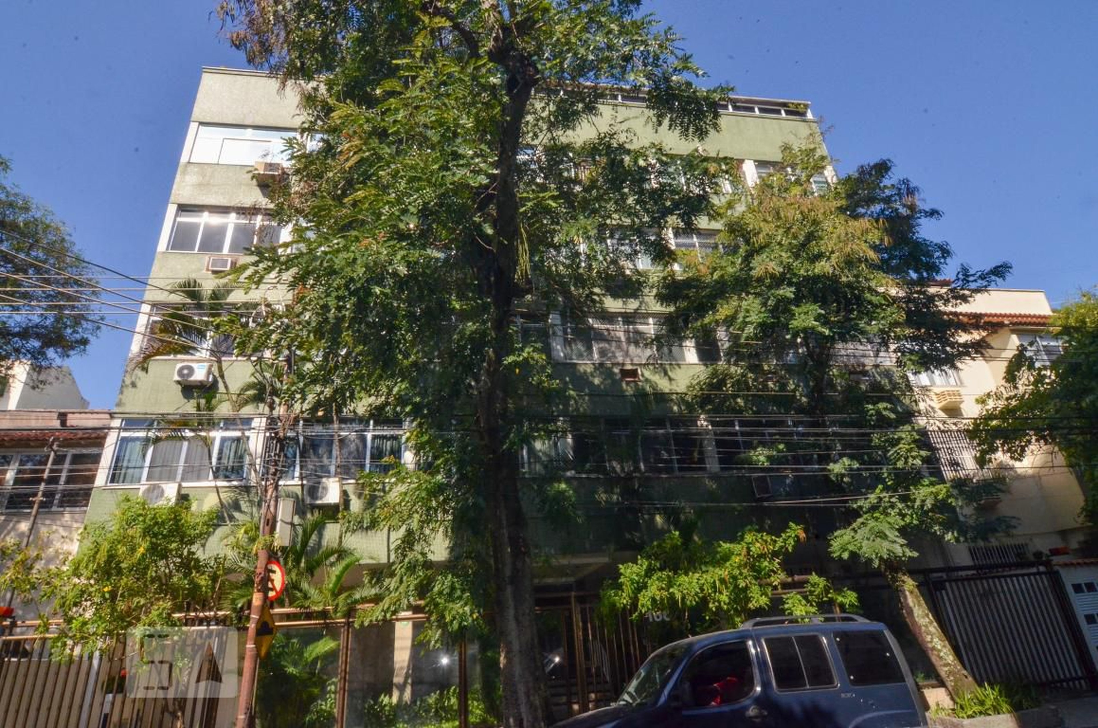 Fachada Condomínio em Rua Cândido Gaffrée, 166