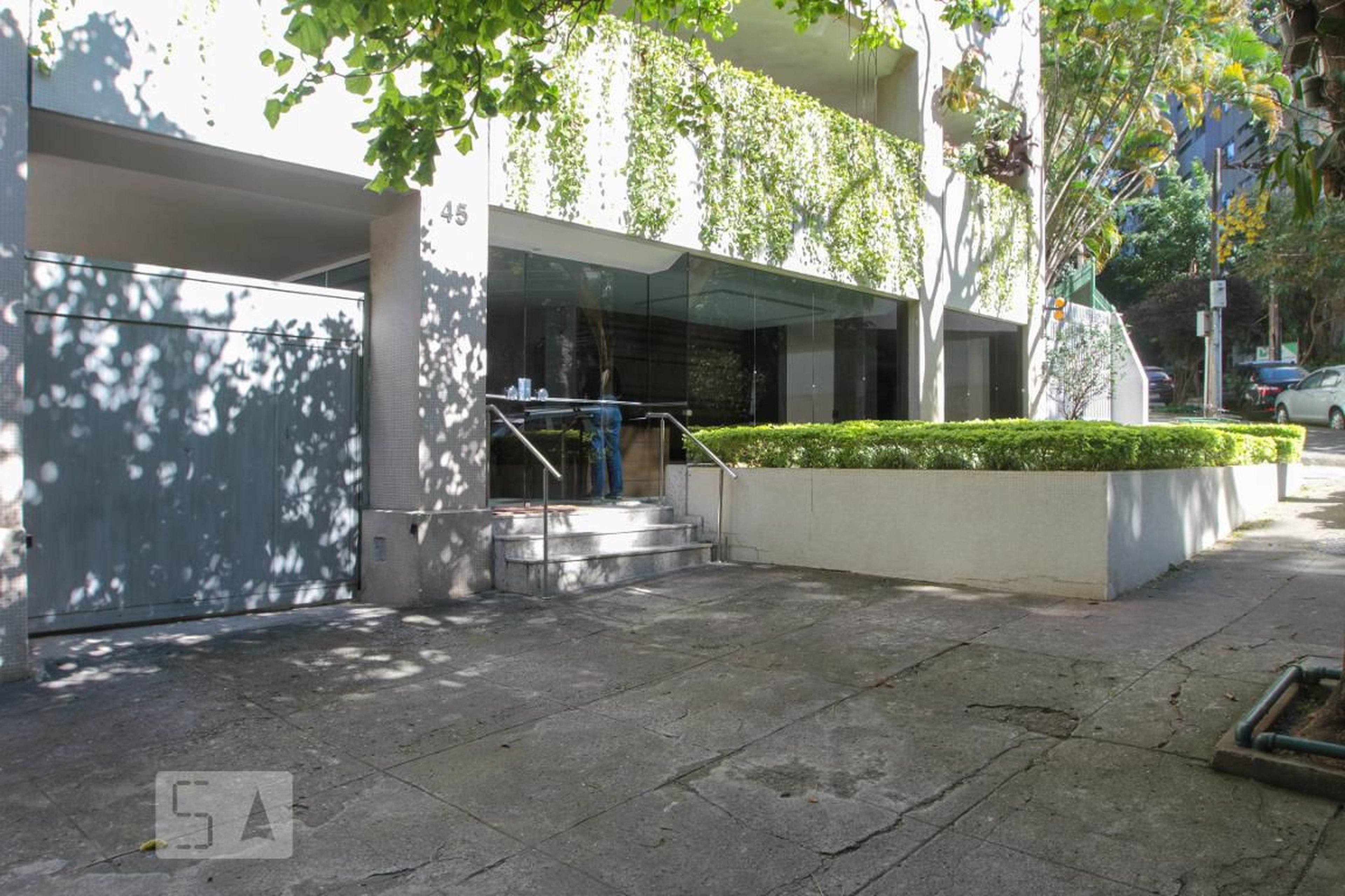 Entrada do Prédio - Floresta