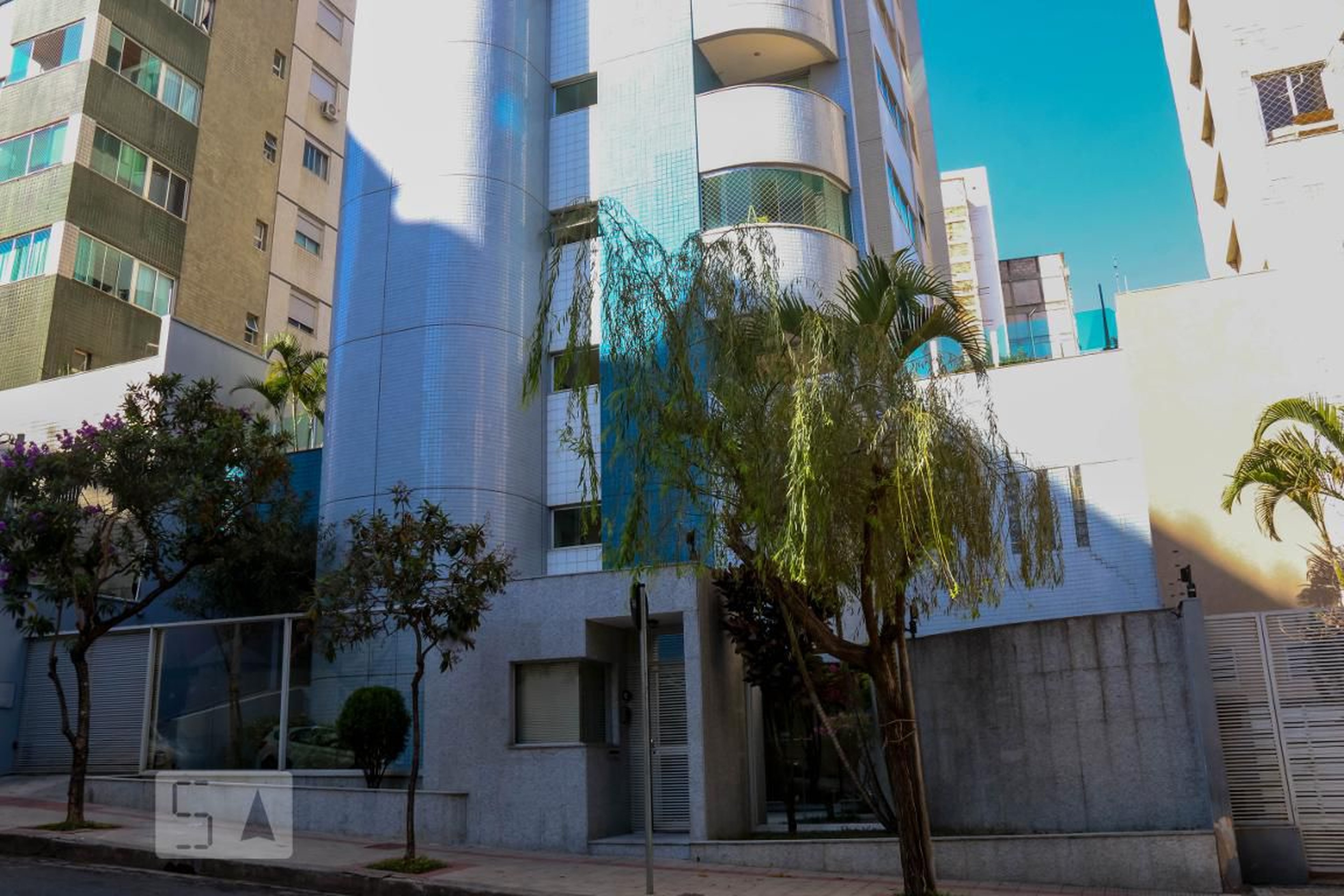 Fachada Condomínio em Rua Professor Baroni, 225