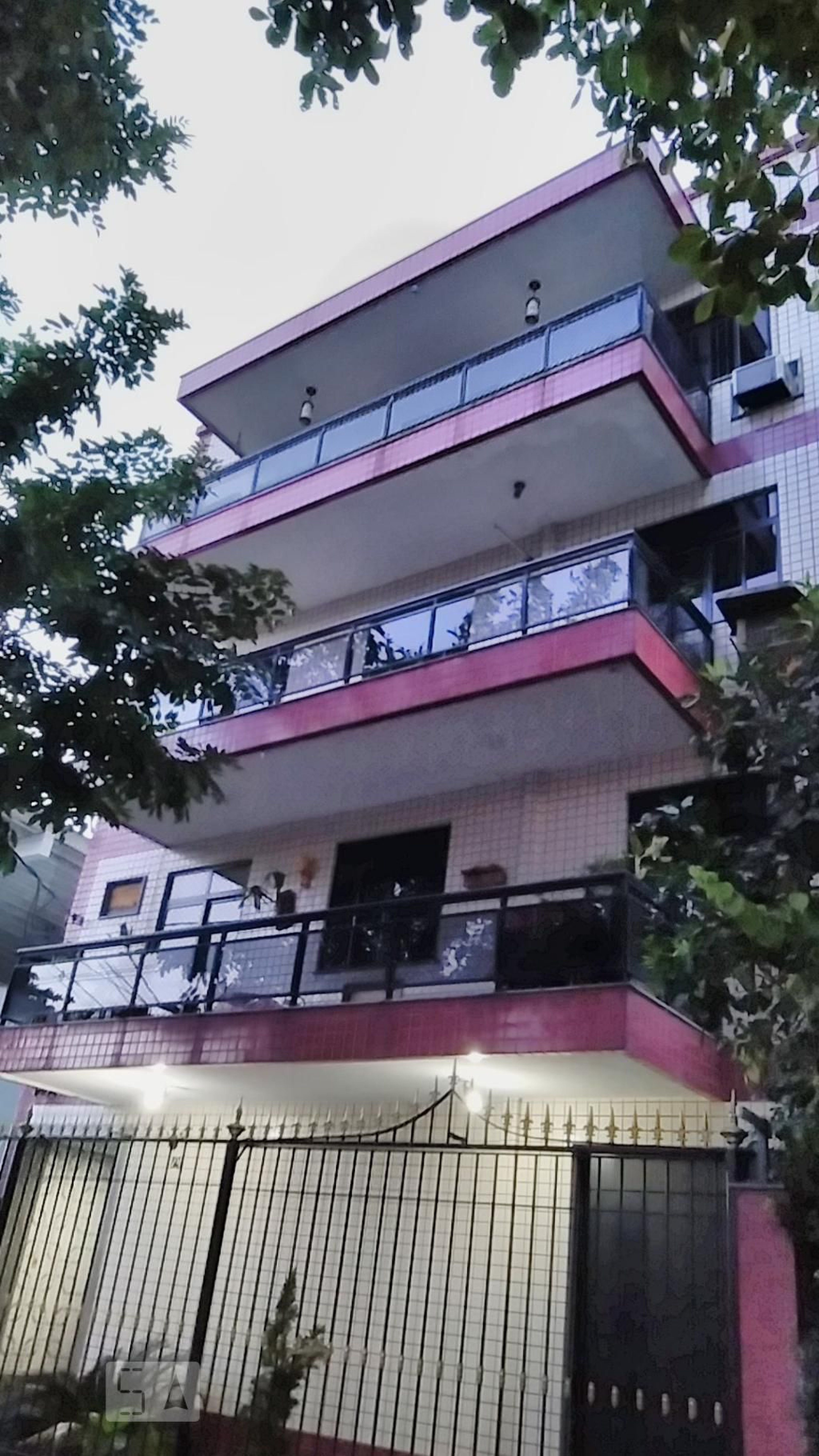 Fachada Condomínio em Rua da Justiça, 92