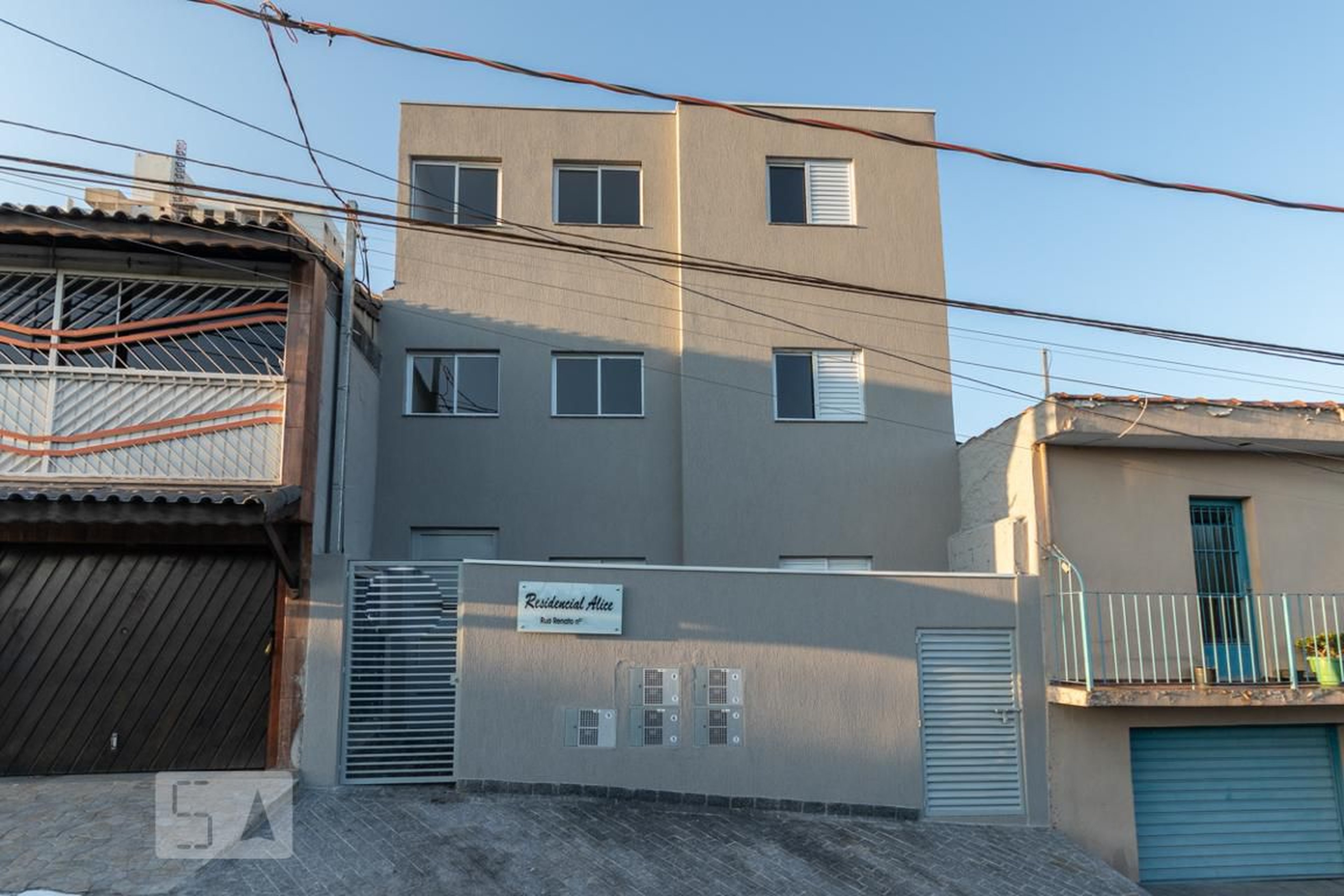 Fachada Condomínio em Rua Renato, 1251