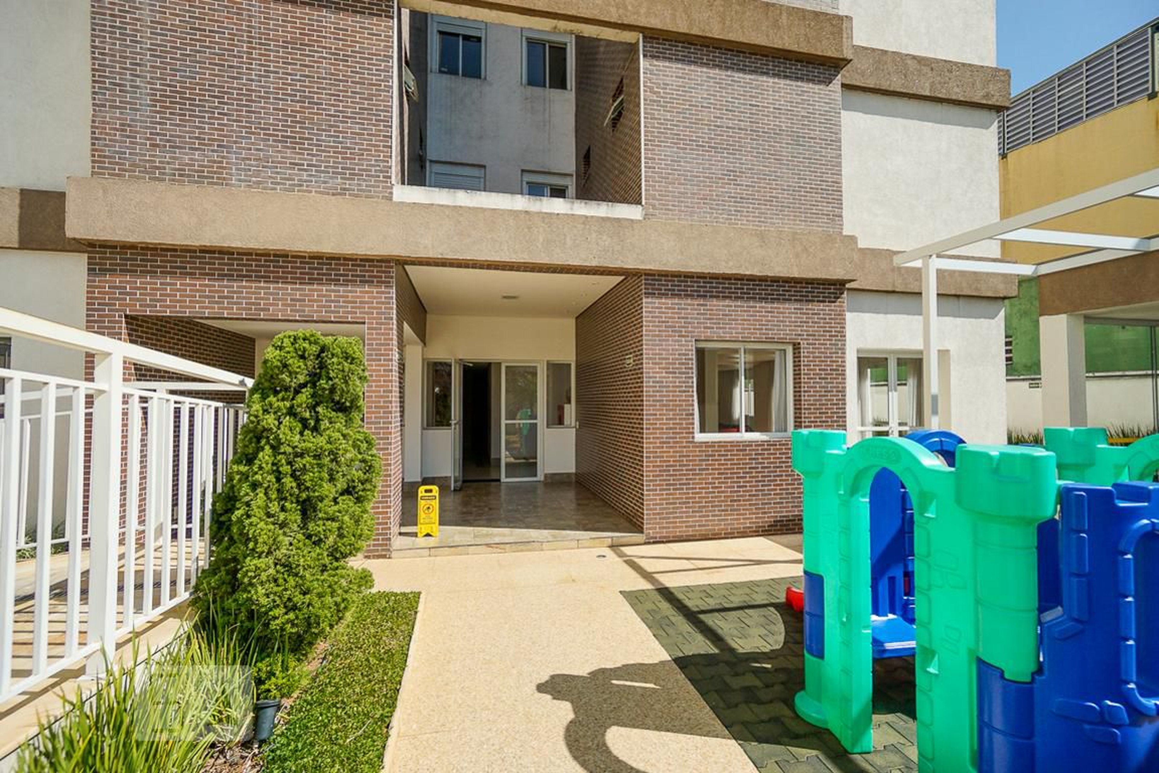Entrada - Residencial Madrid