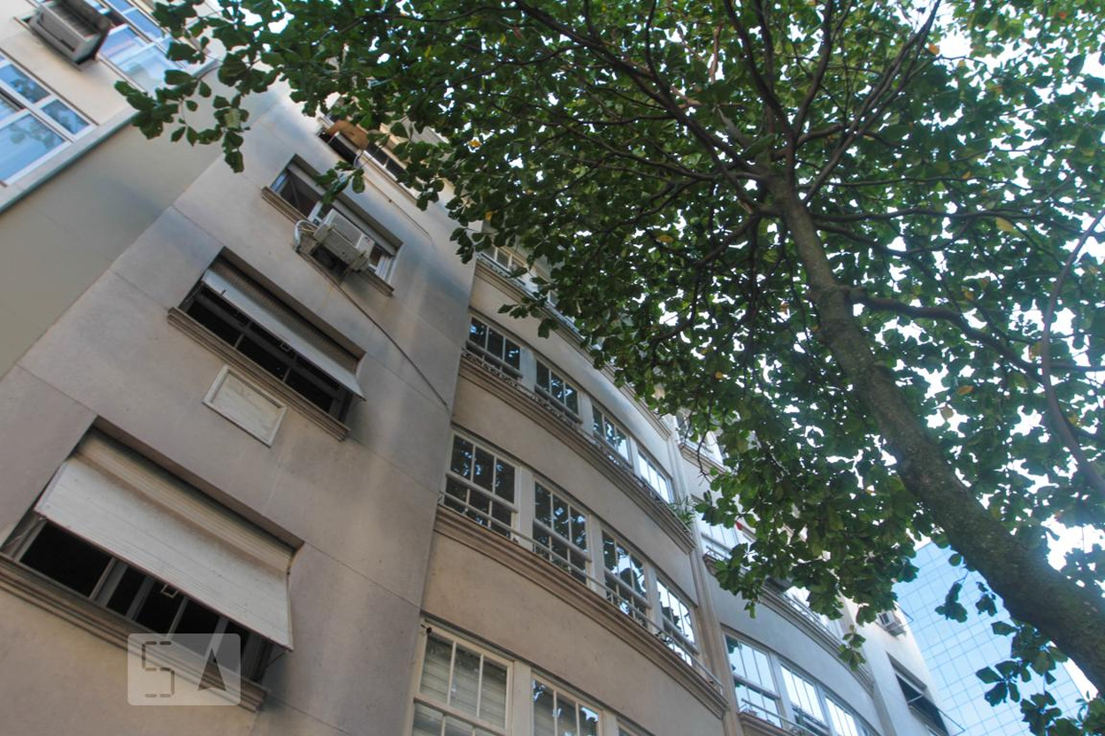 Fachada do Prédio Condomínio em Rua Aristides Espinola, 49