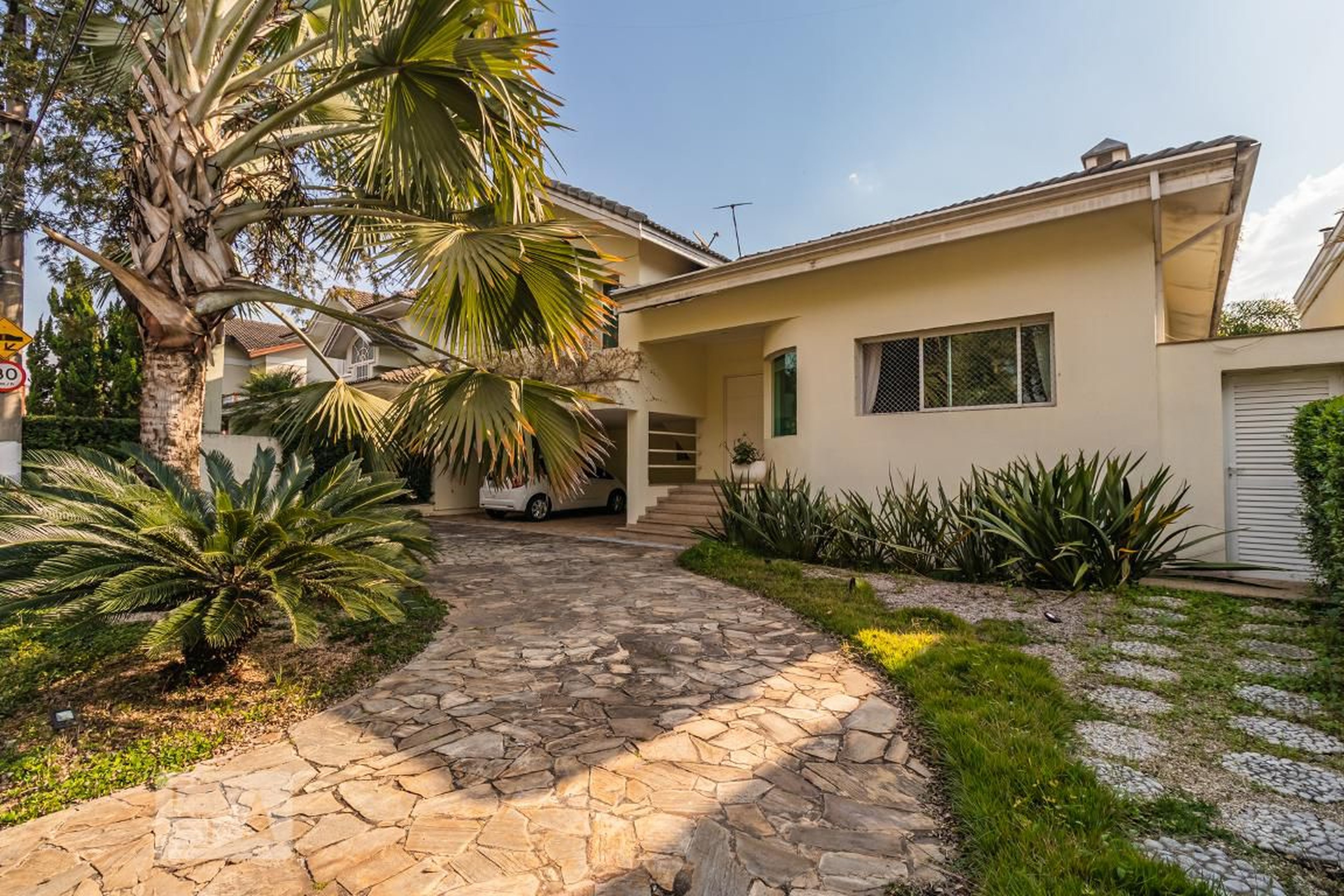 Fachada Condomínio em Alameda Surubim, 121