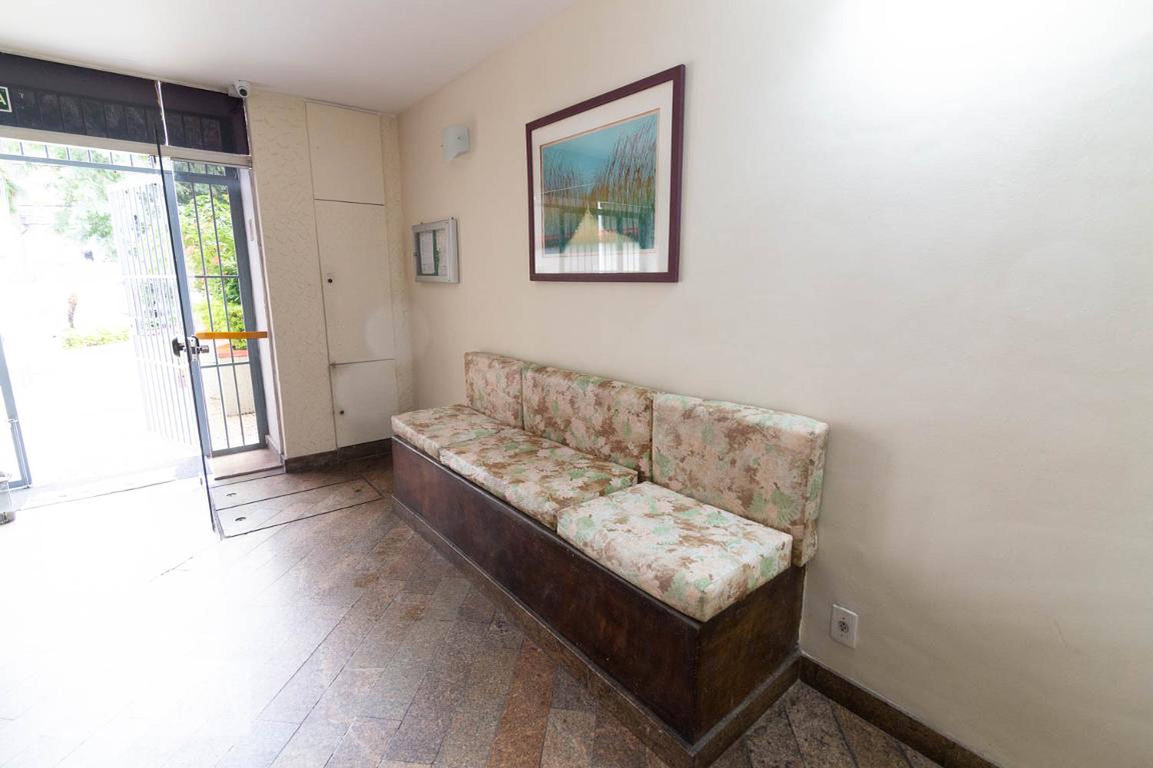 Hall - null
