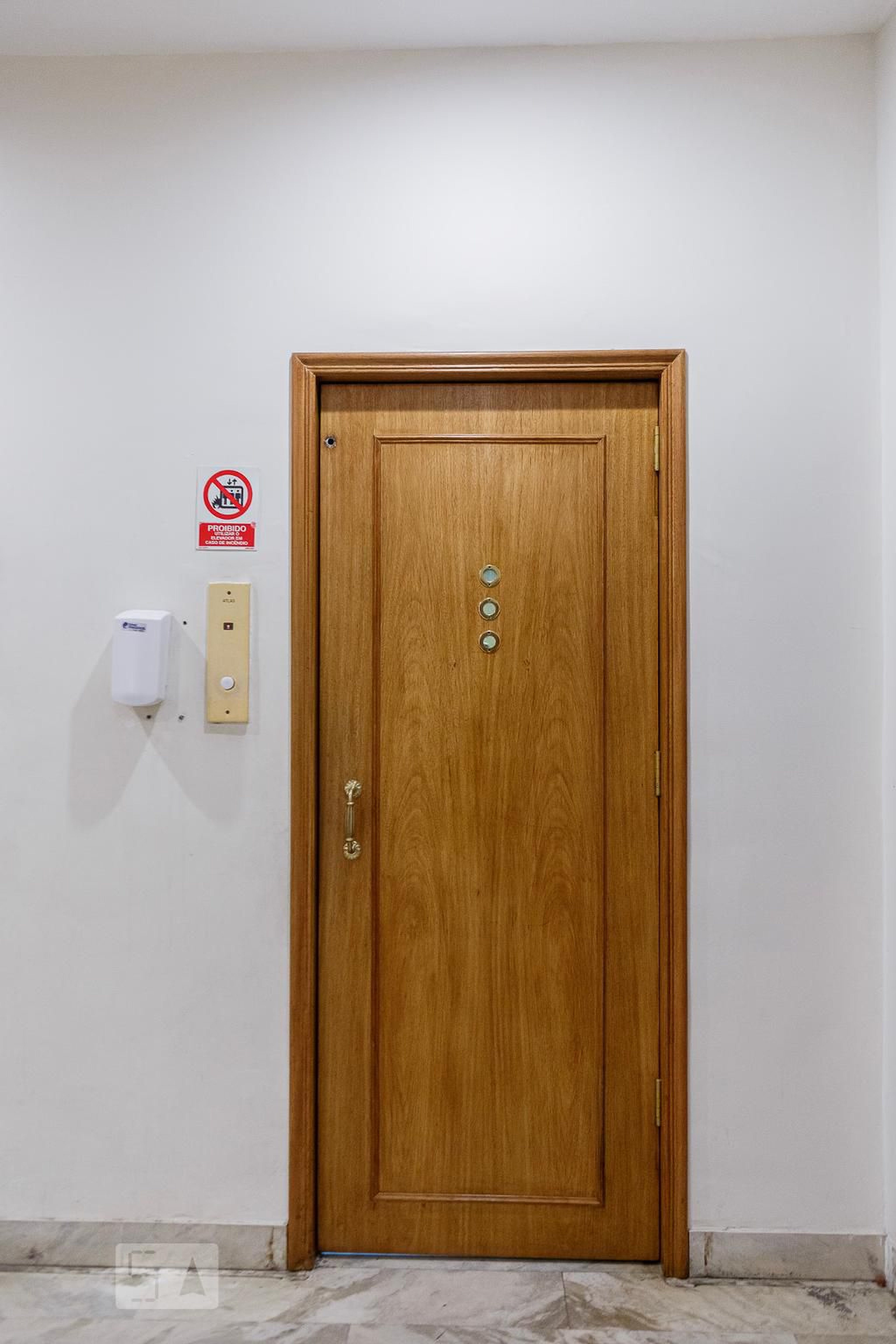 Elevador - Queen Elizabeth