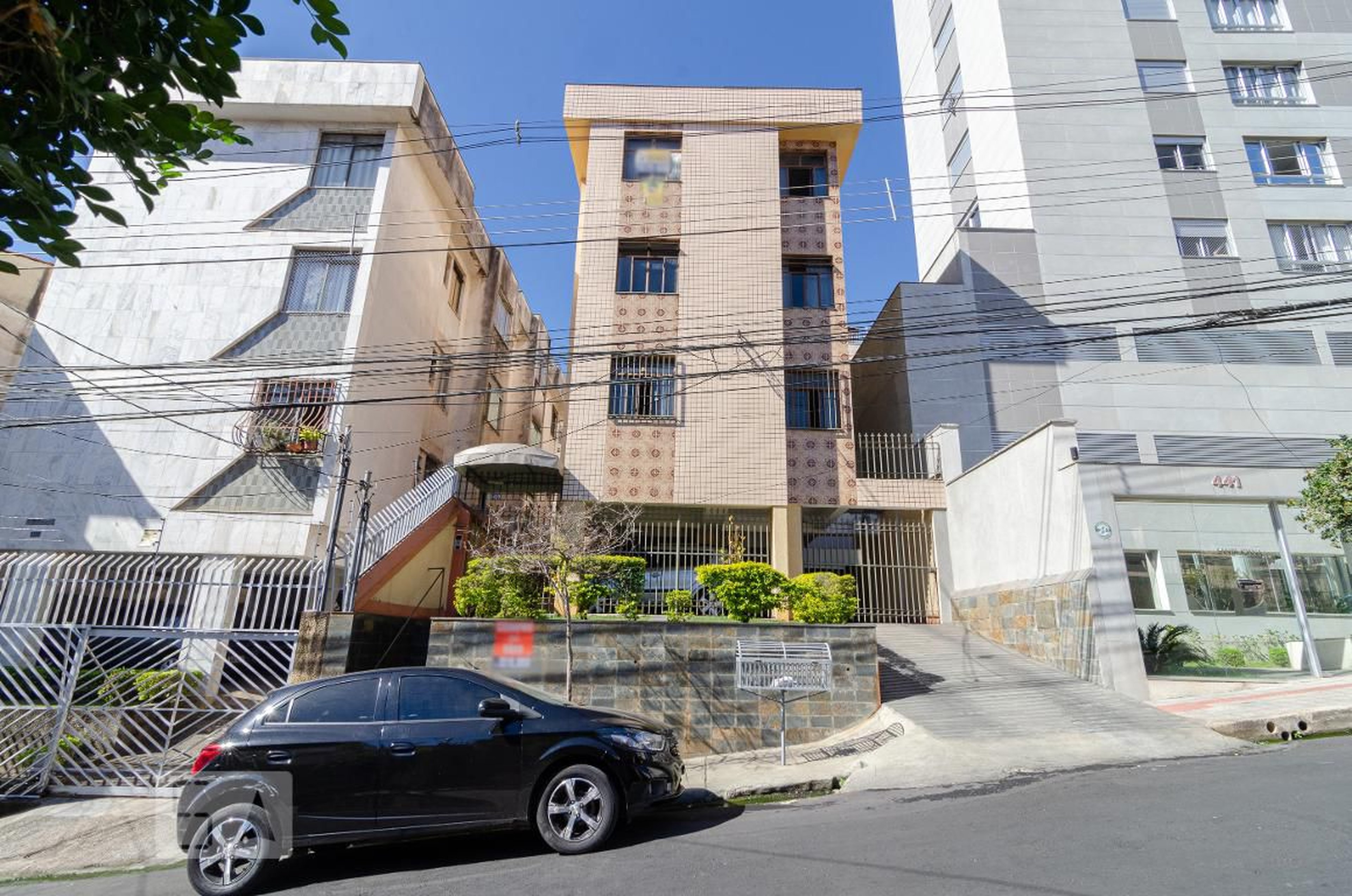 Fachada Condomínio em Rua Contendas, 429