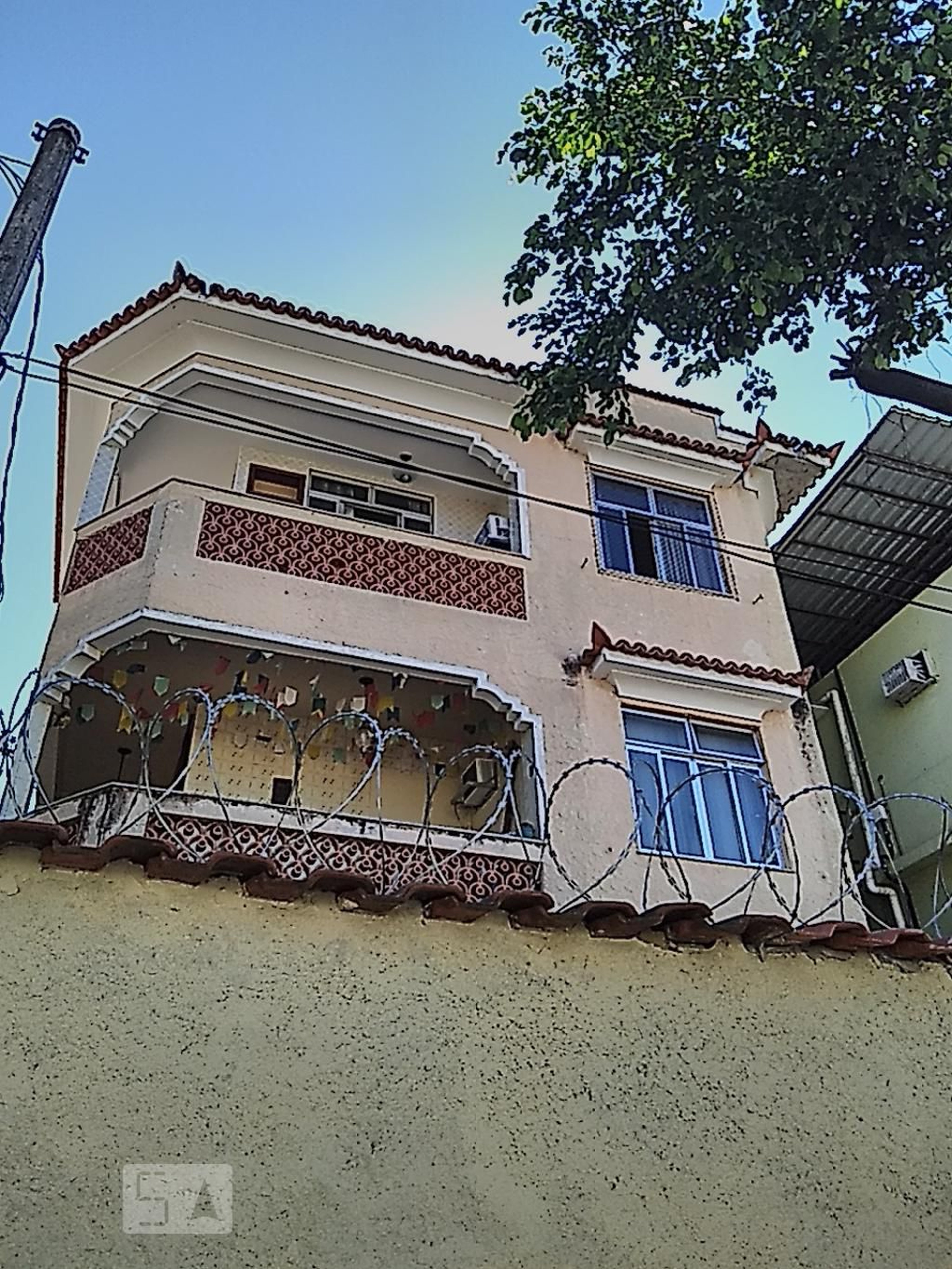 Fachada Condomínio em Rua Doutor Alfredo Barcelos, 135