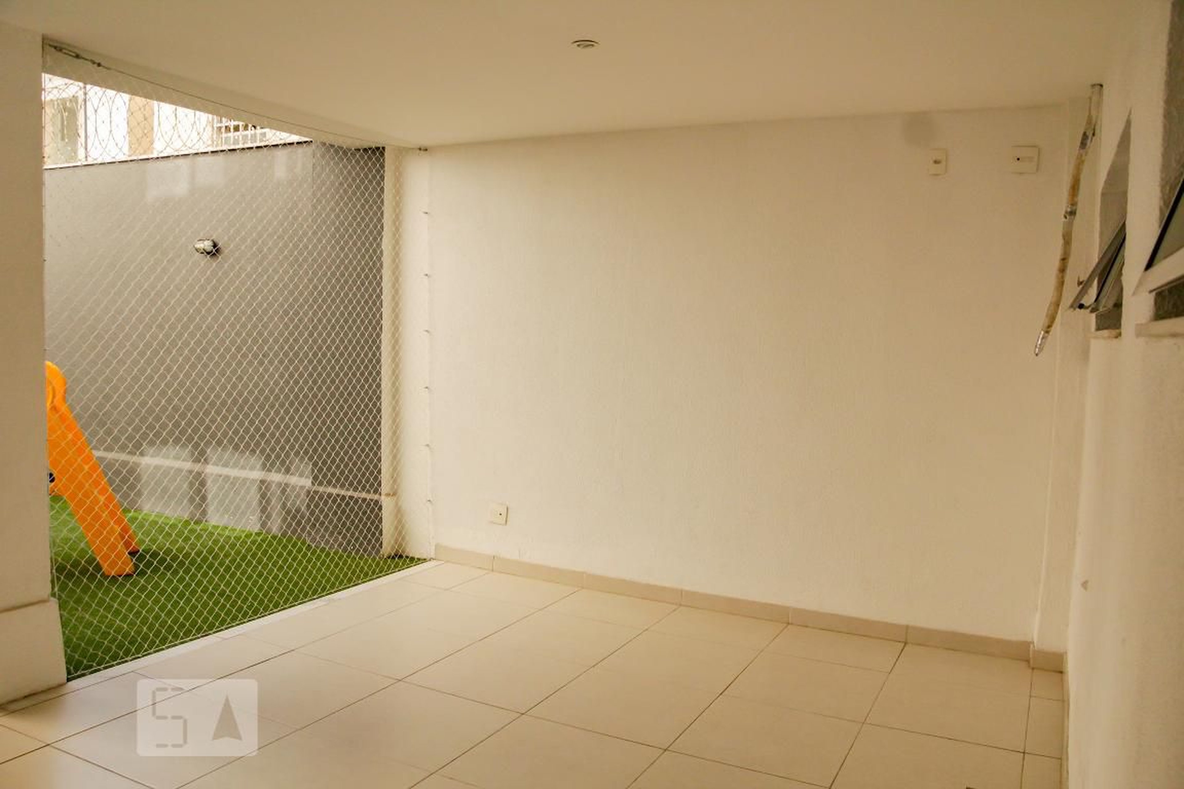 Playground - Fernando Capellão