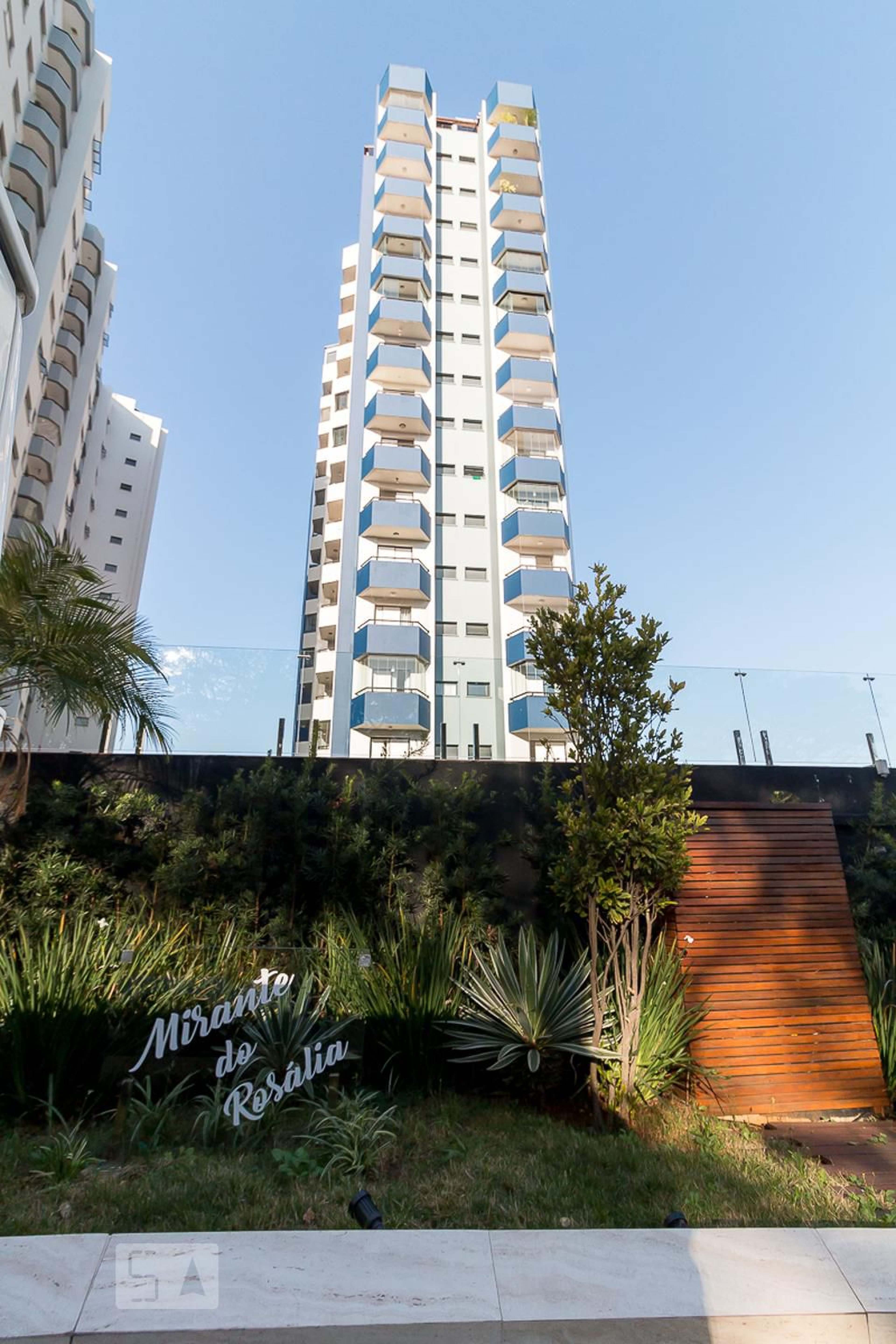 Fachada do prédio Condomínio Mirante do Rosália