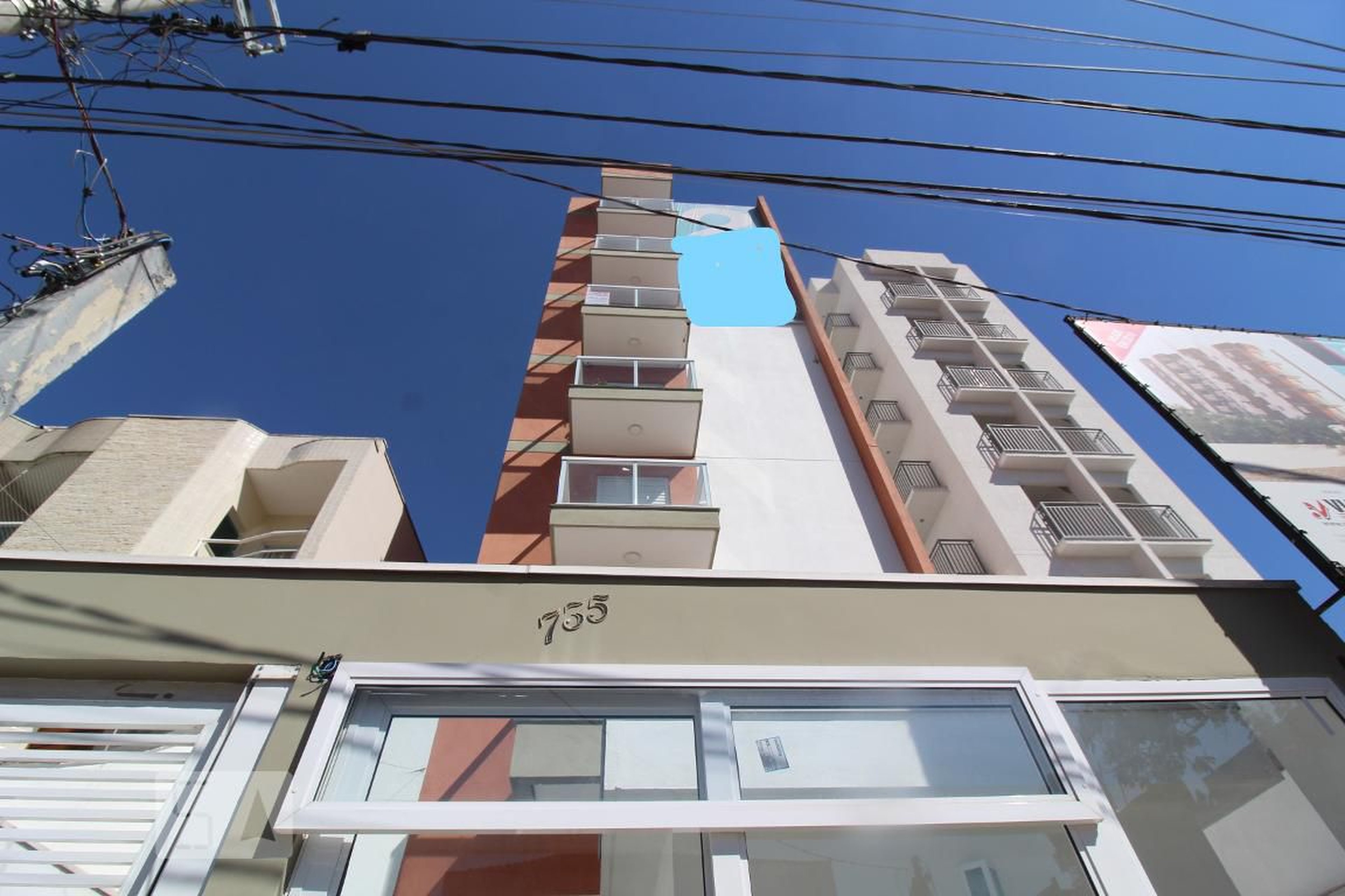 Fachada Condomínio em Rua Aguapei, 697