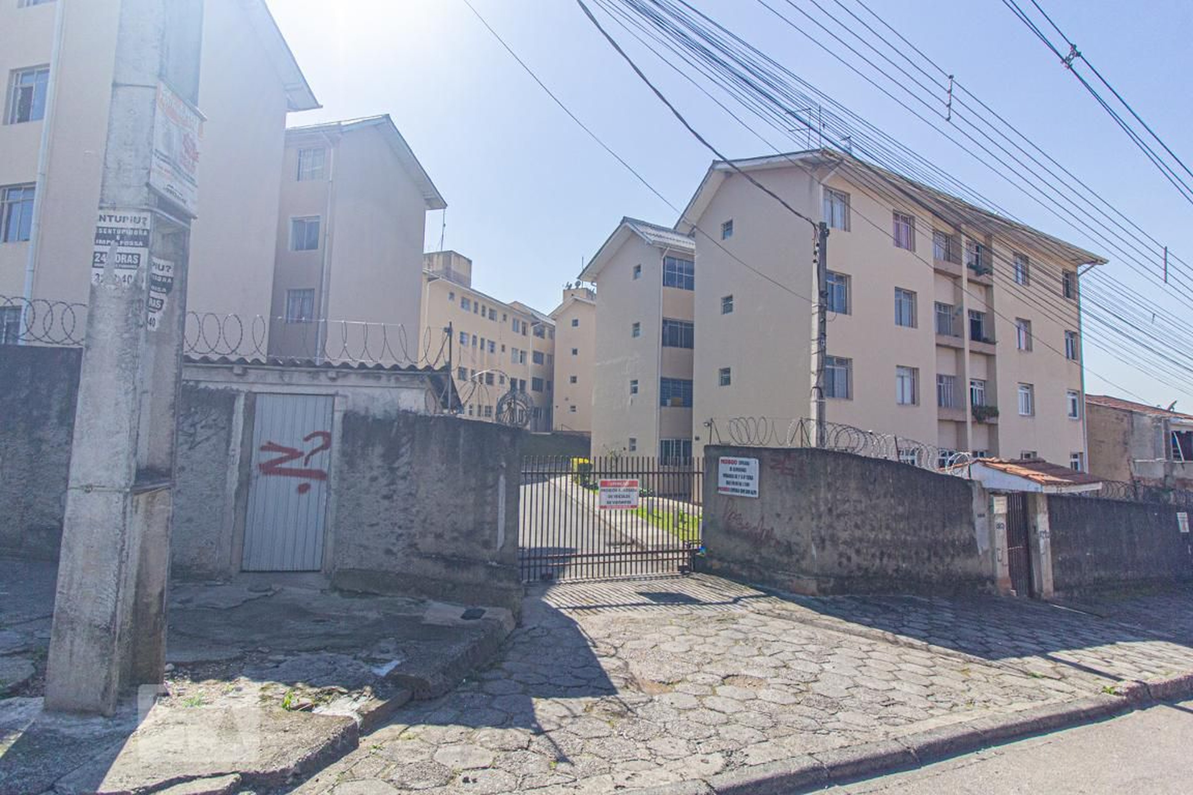 Fachada do Condomínio Condomínio em Rua Nicanor do Rosário, 73
