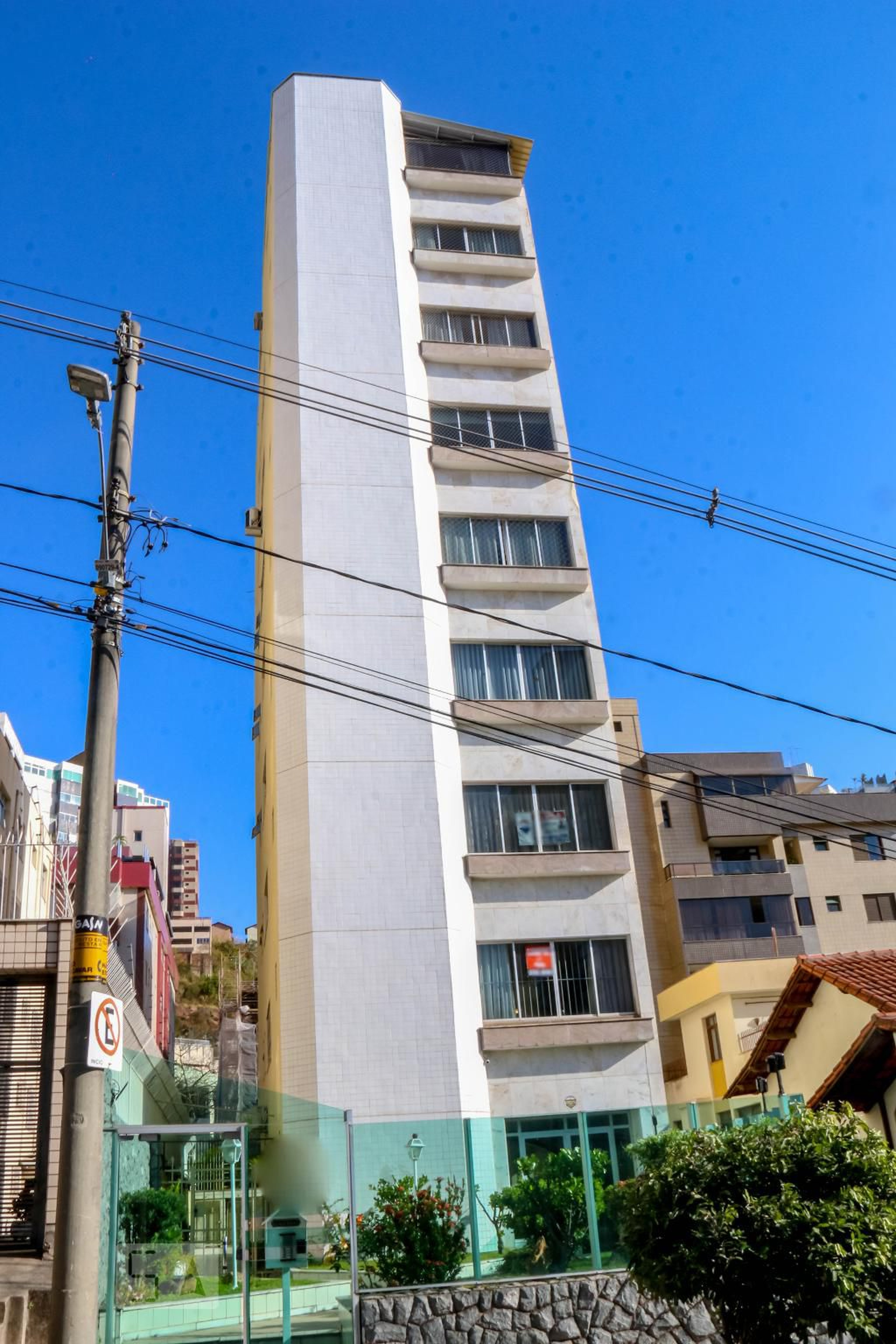 Fachada Condomínio em Rua Martim Francisco, 425