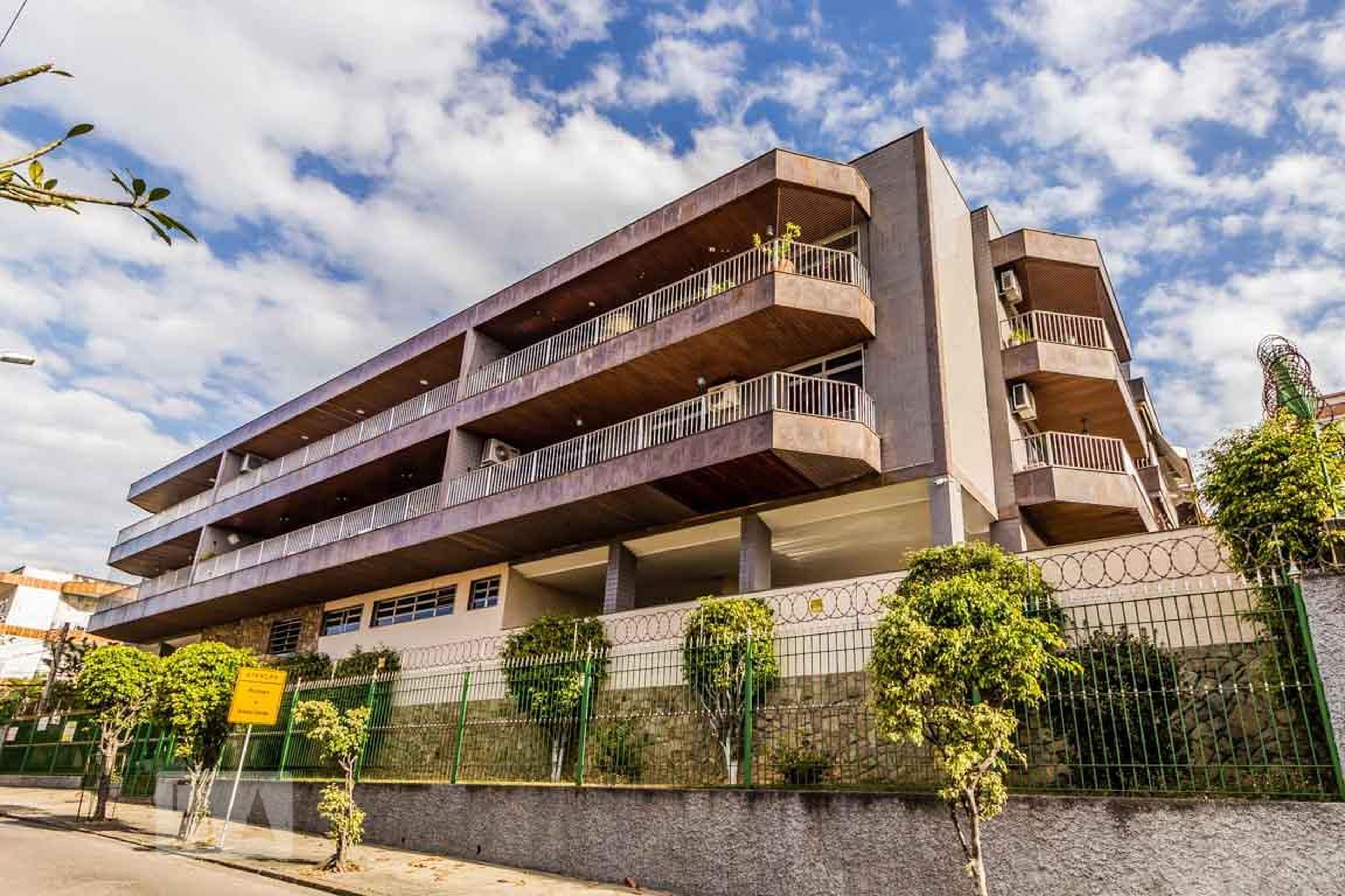 Fachada do Prédio Condomínio em Rua Luís Belart, 190