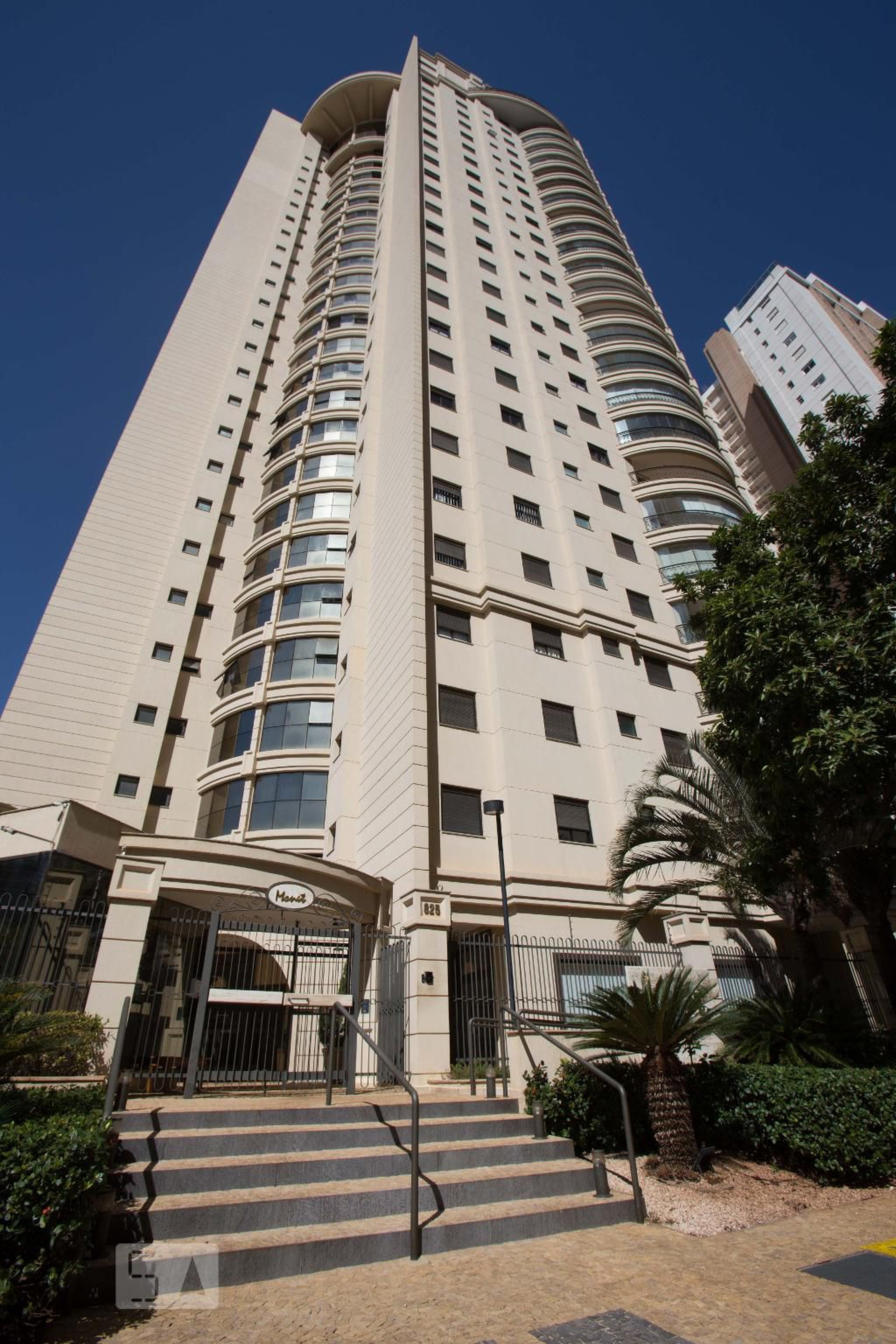 Fachada Condomínio em Rua Coronel Luíz da Silva Batista, 825