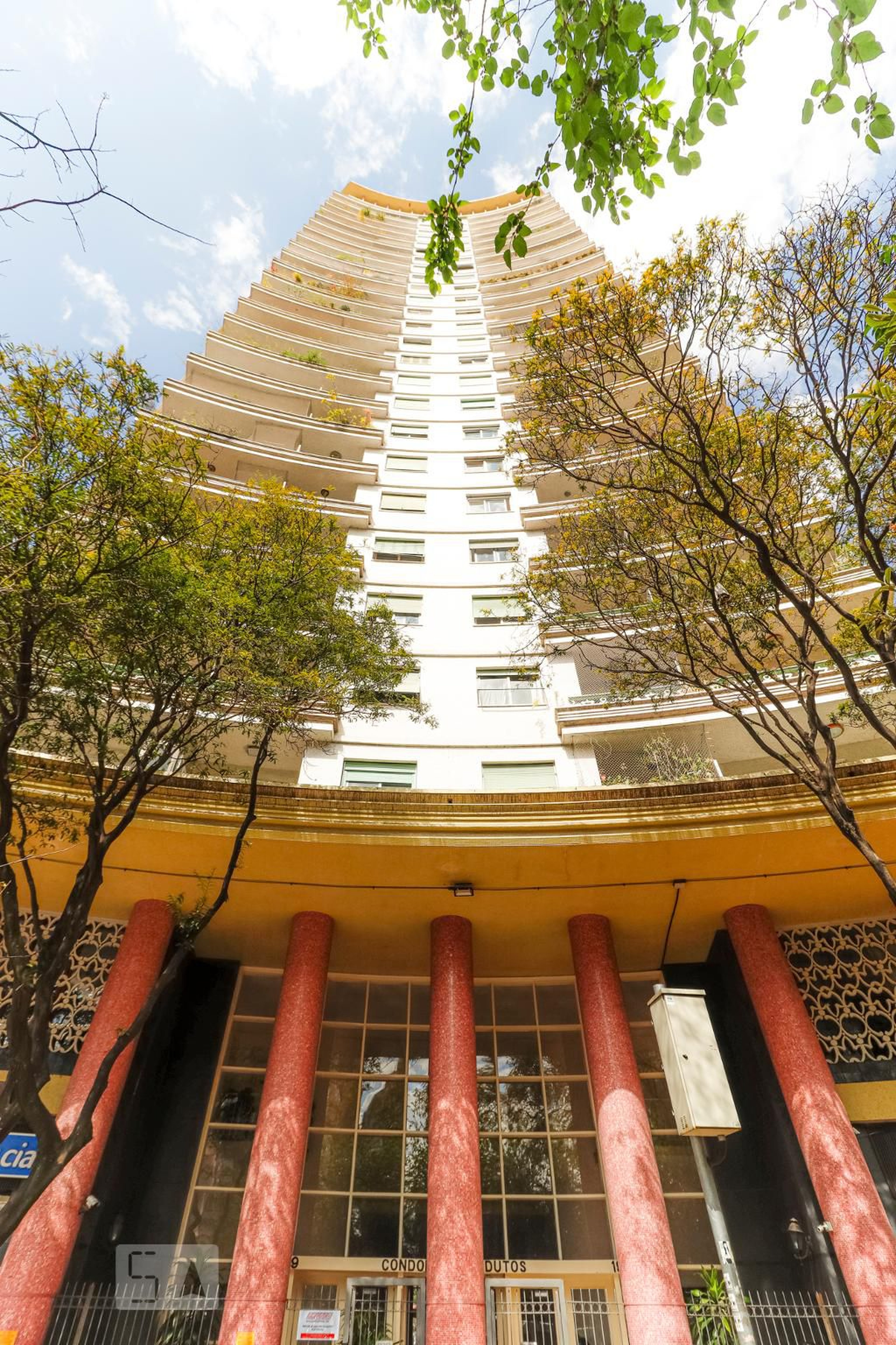 Fachada Condomínio em Rua Japurá 55, 155