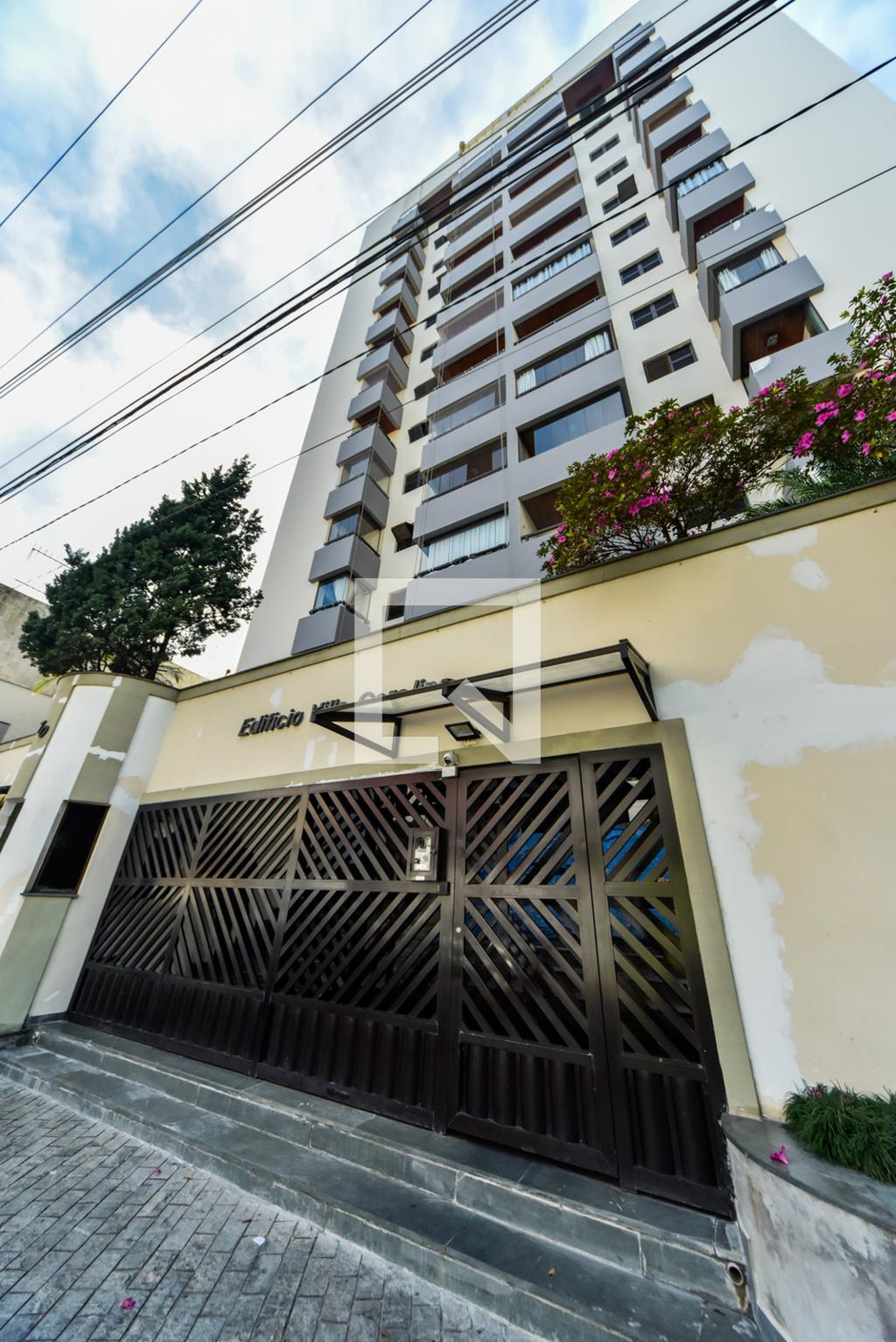 Fachada Condomínio em Rua Maria Silva, 52