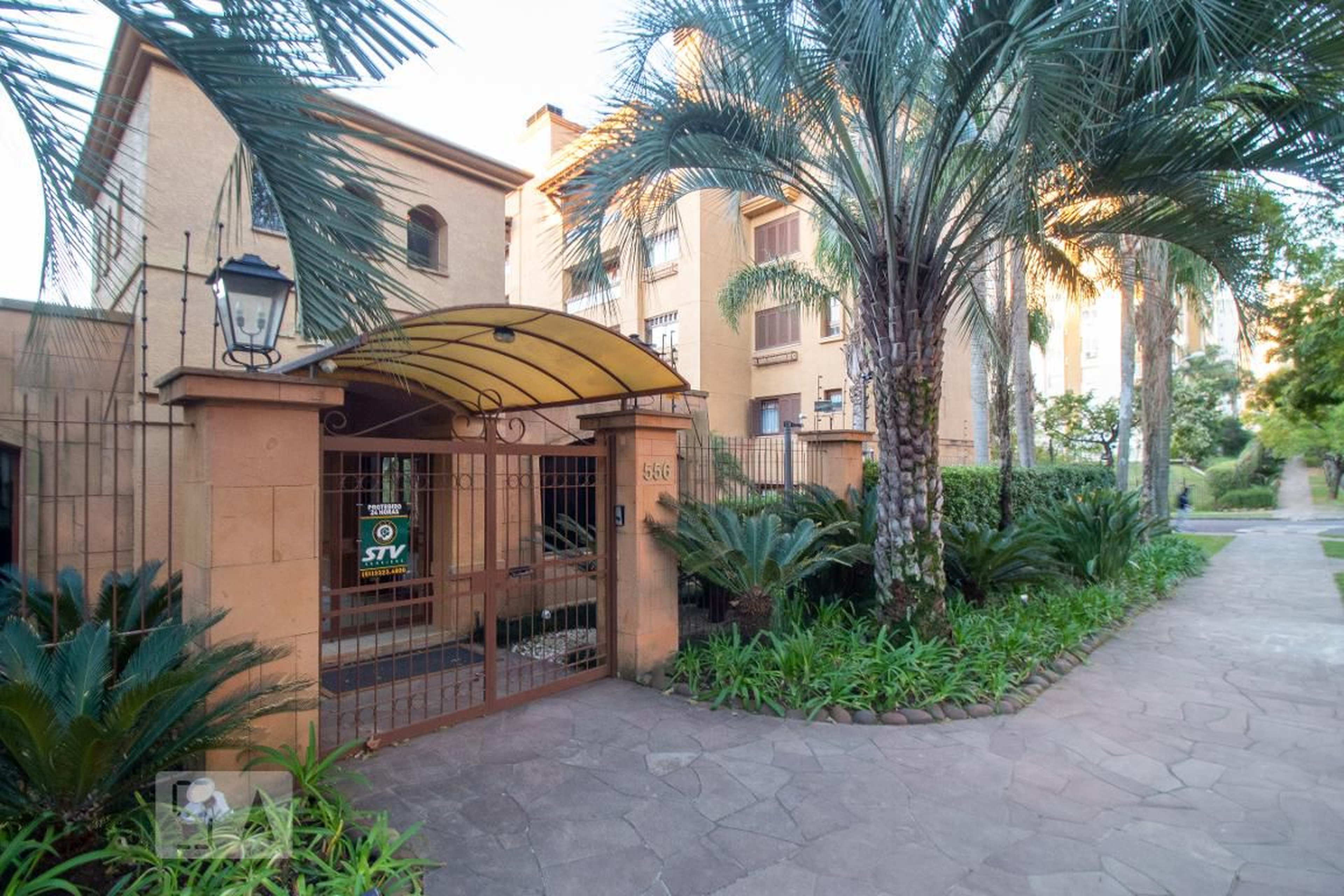 Fachada Condomínio La Quadra