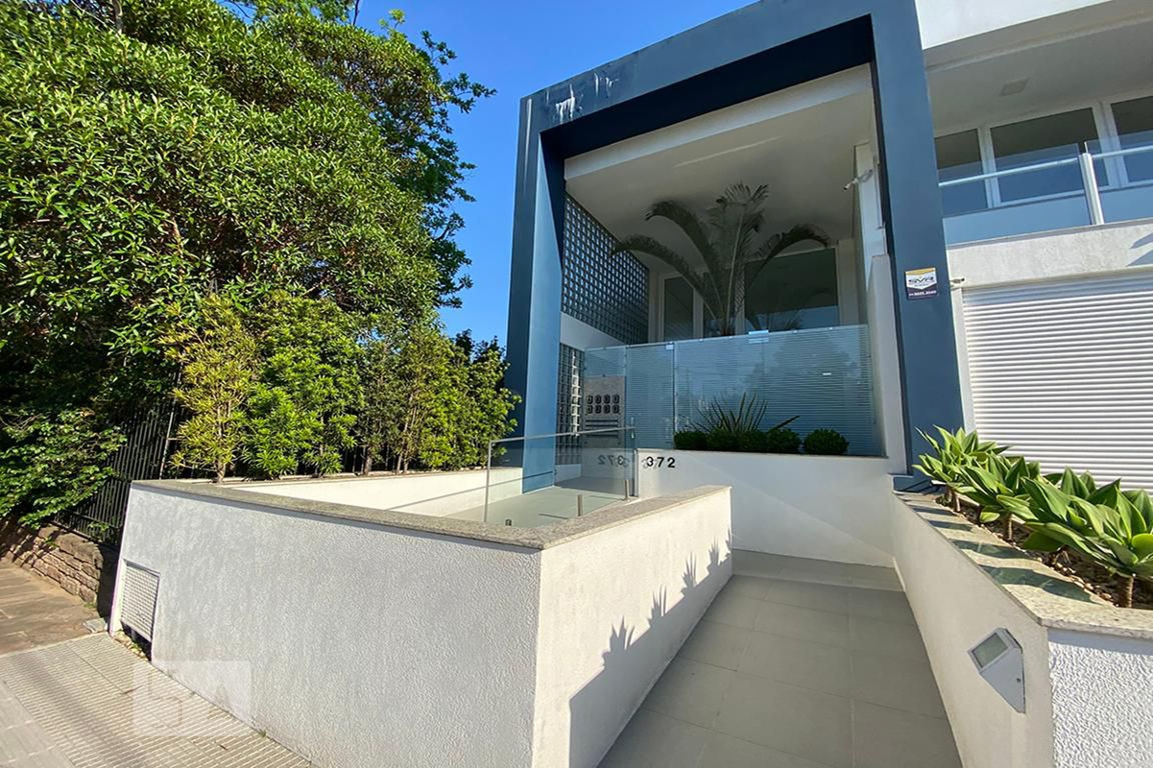 Fachada do Prédio Condomínio em Rua Carlos Gomes, 272