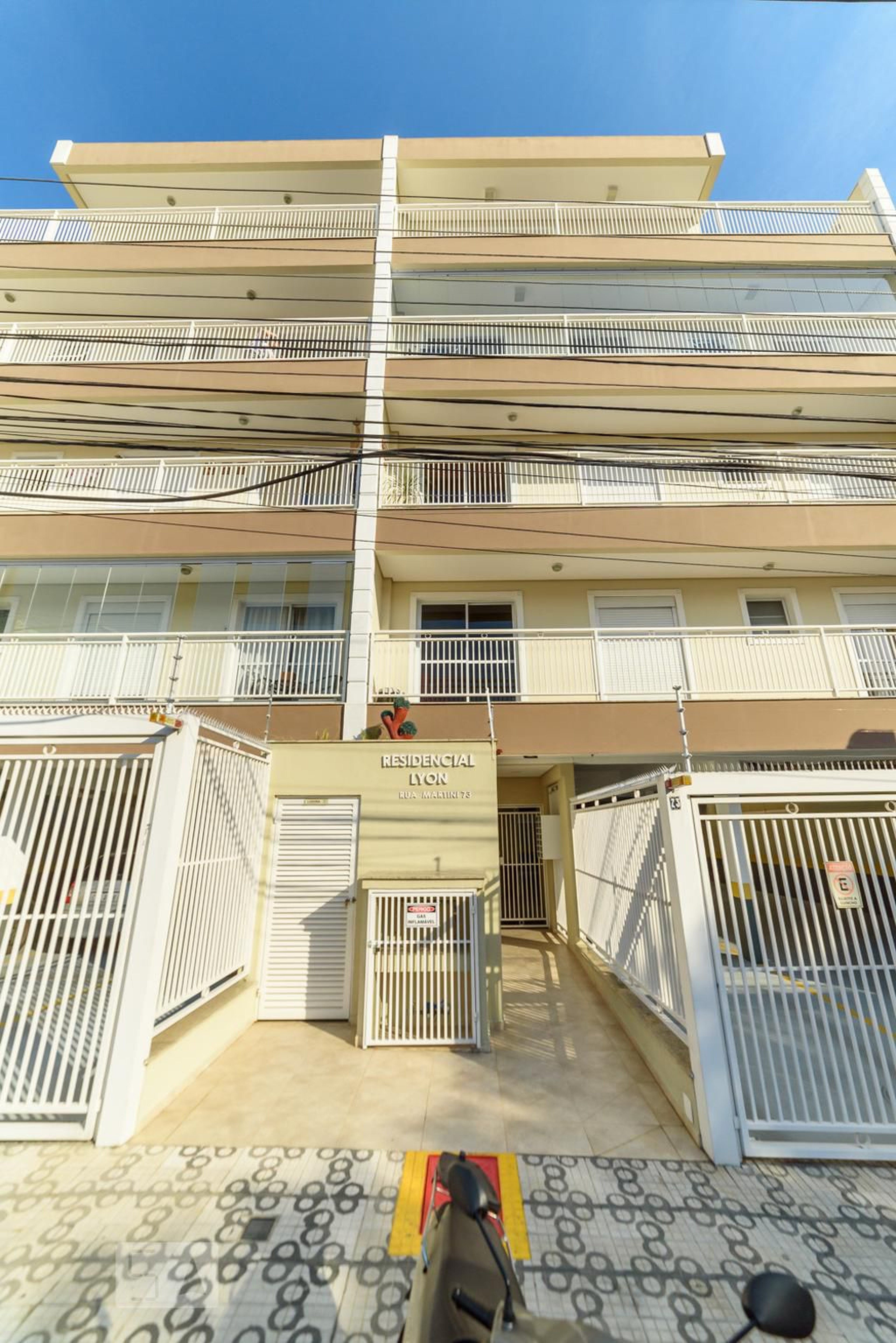 Fachada do Condomínio Edifício Lyon