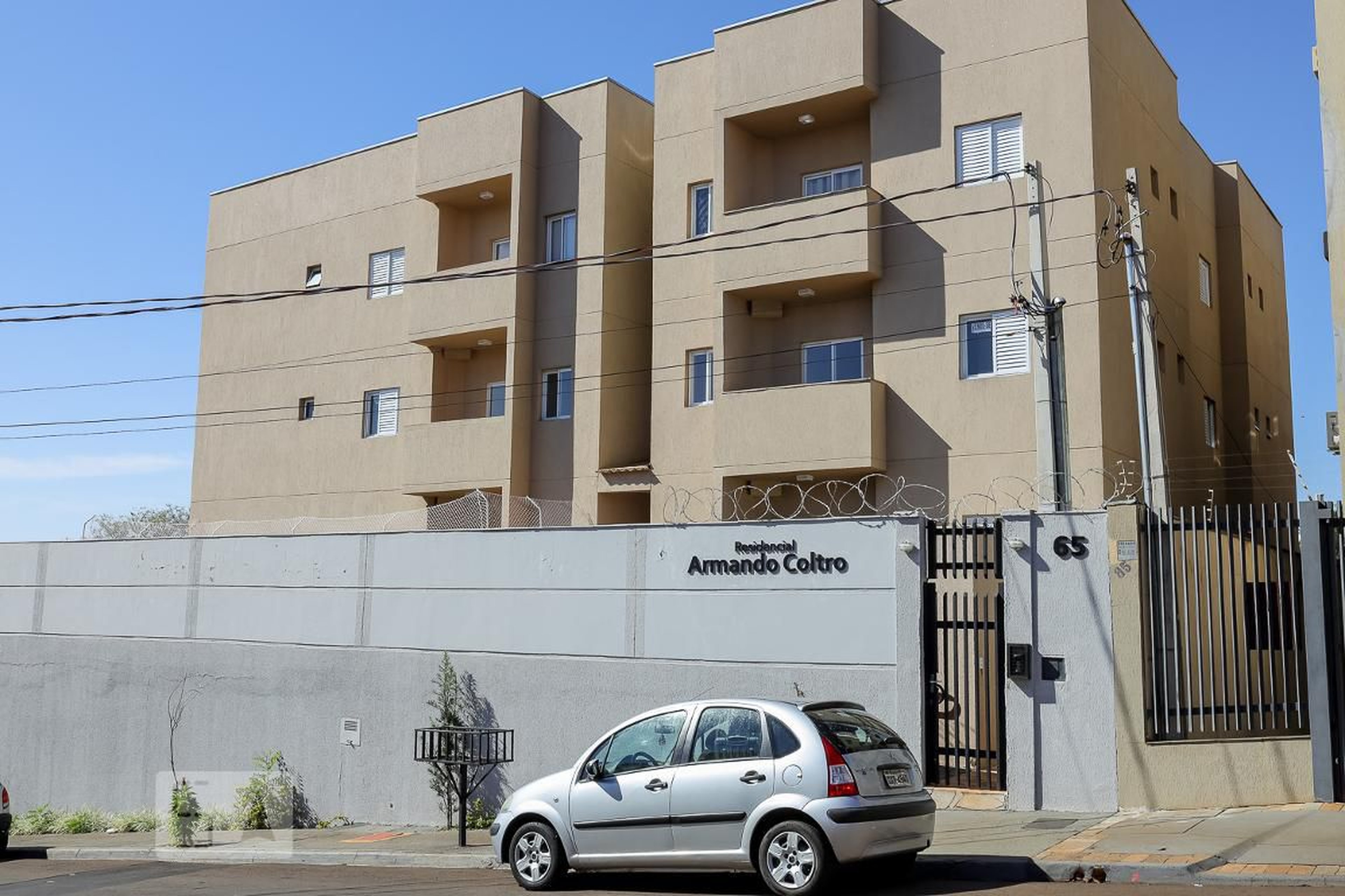 Fachada Residencial Armando Coutro