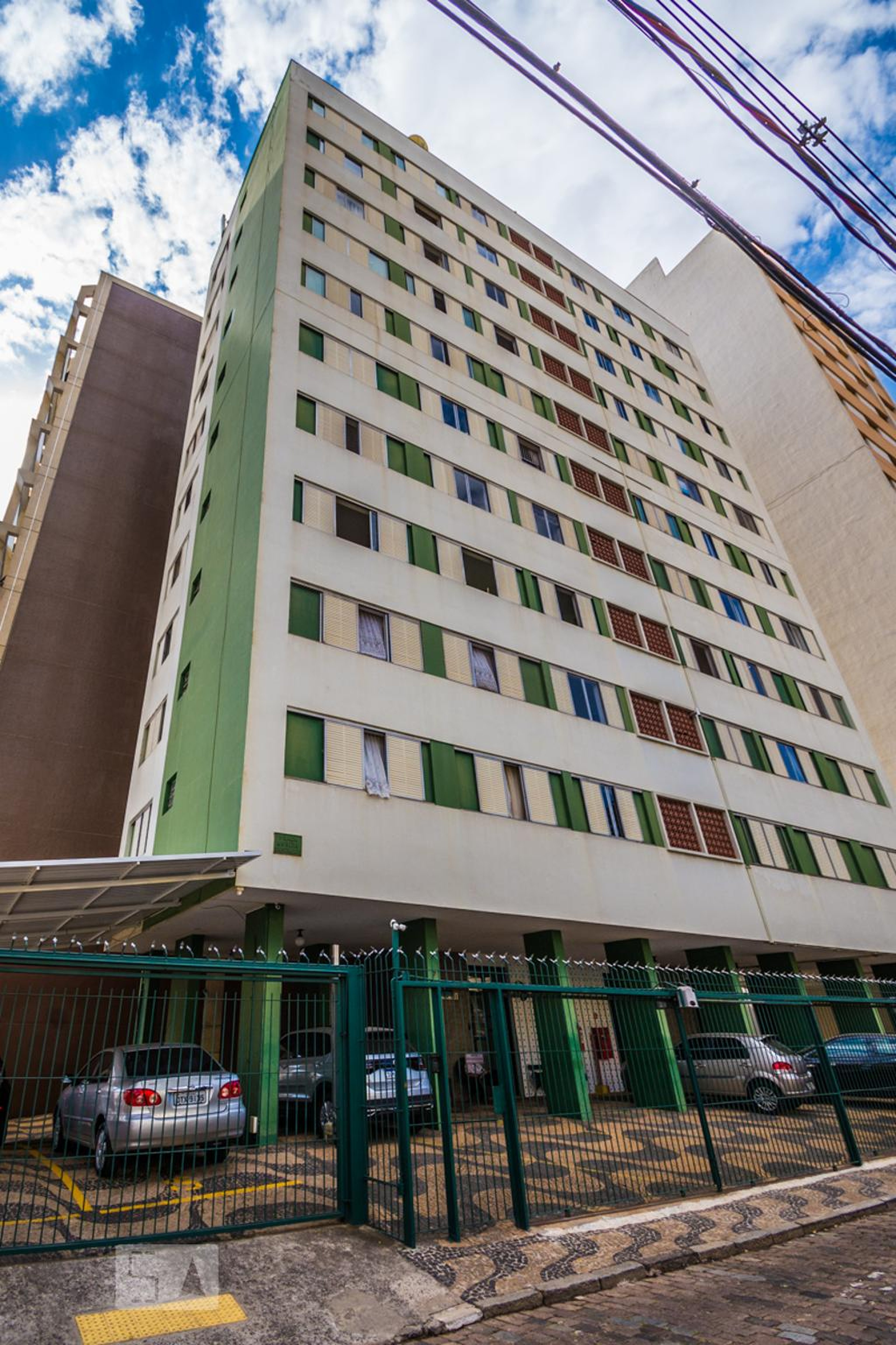 Fachada Condomínio em Rua Cônego Cipião, 771