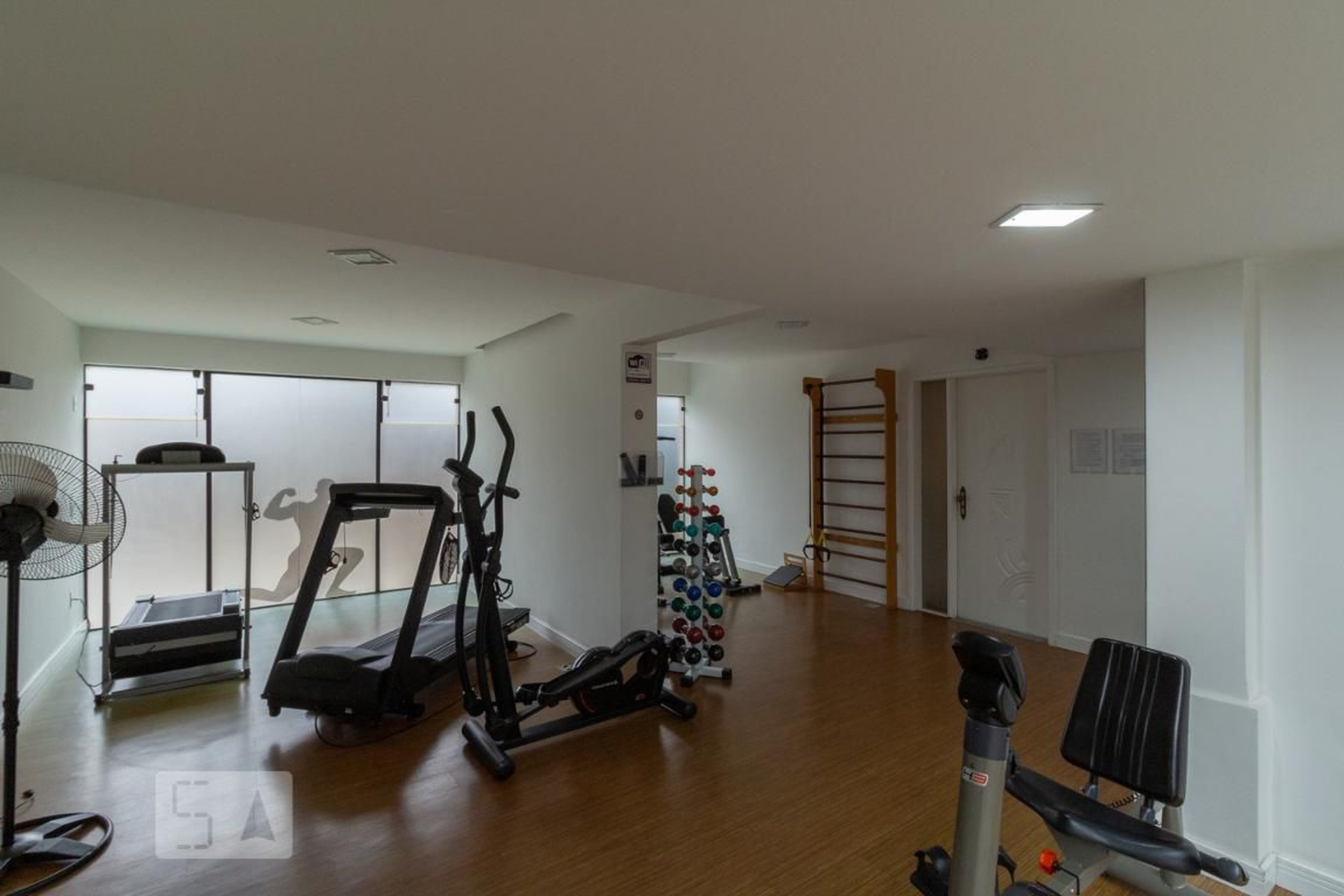 Academia - Empire Santana