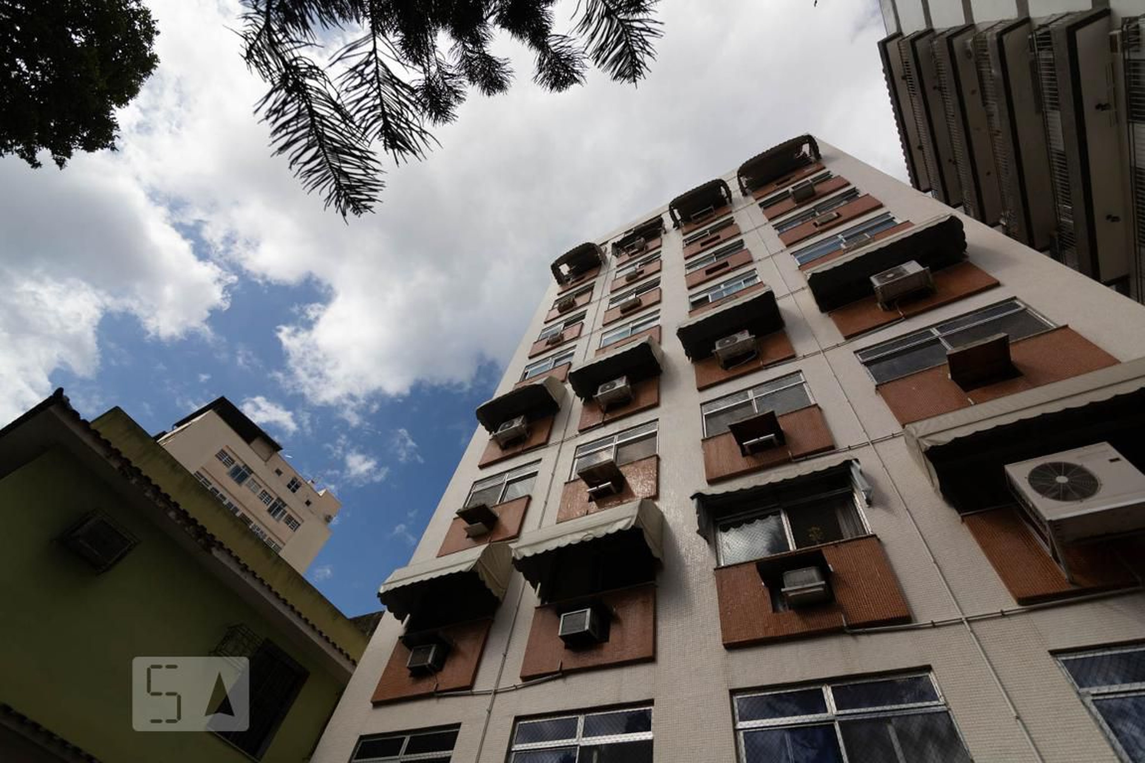 Fachada Condomínio em Rua Morais e Silva, 25