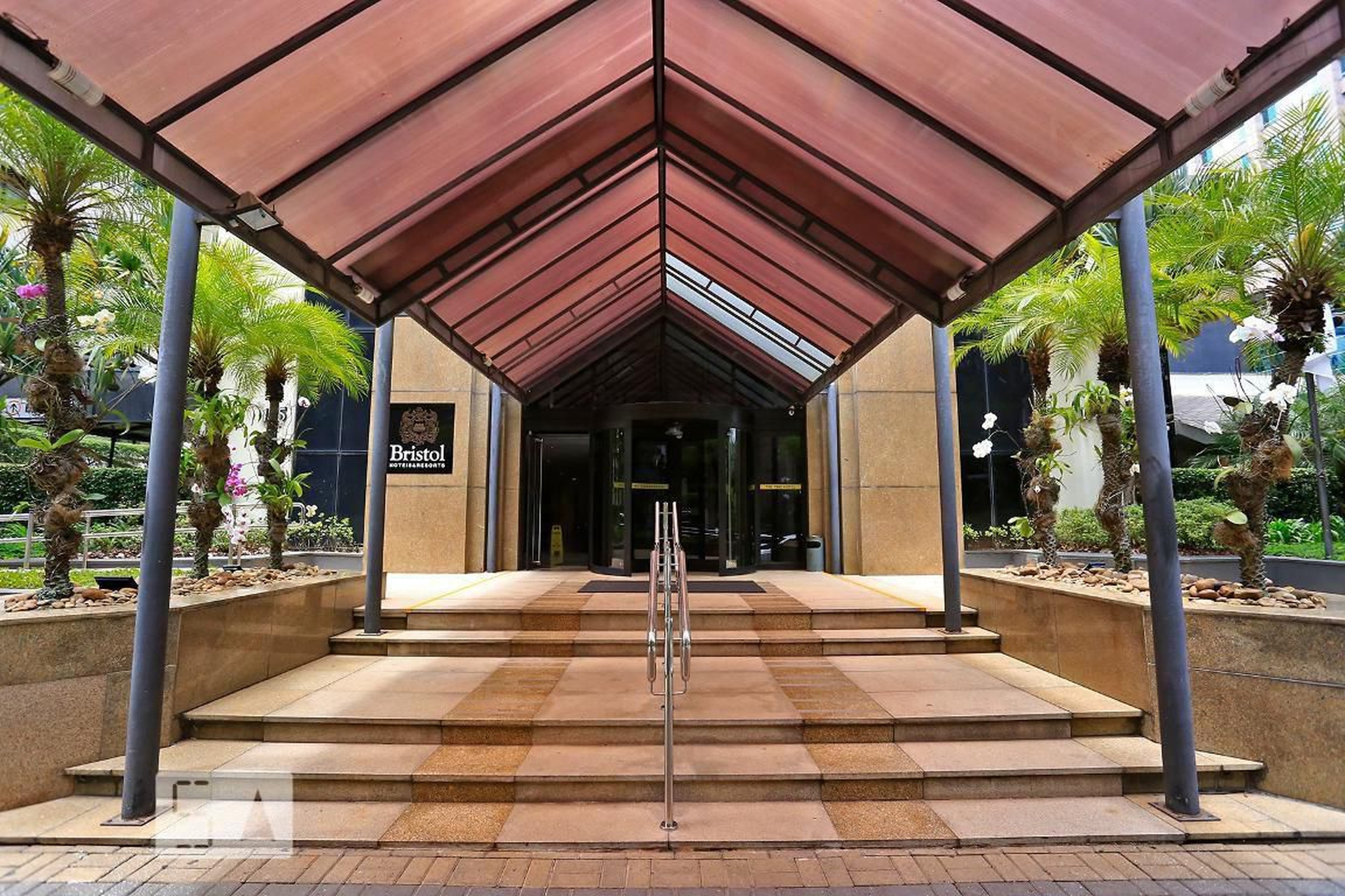 Entrada - Bristol Hotel