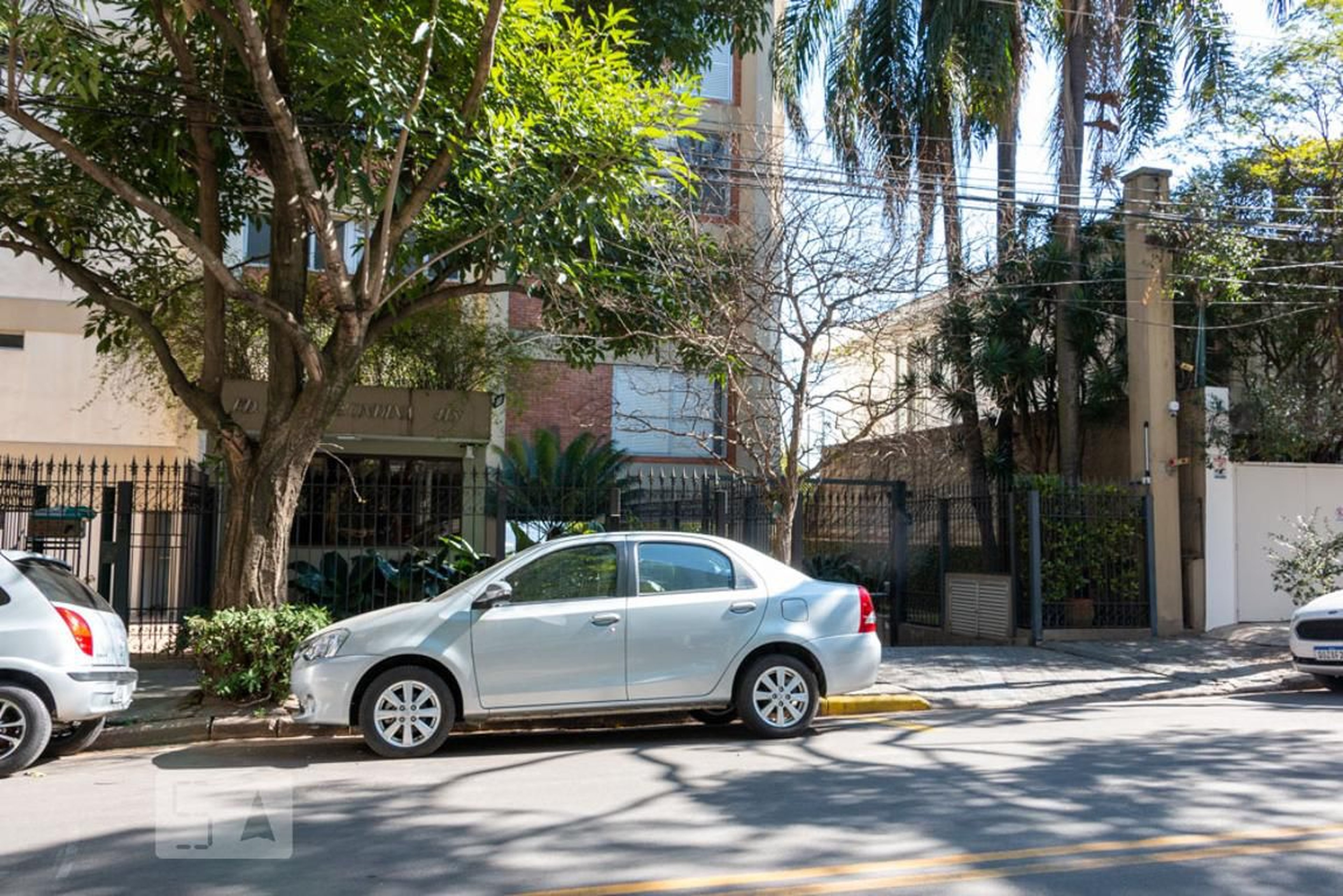 Fachada Condomínio em Rua Senador César Lacerda Vergueiro, 154