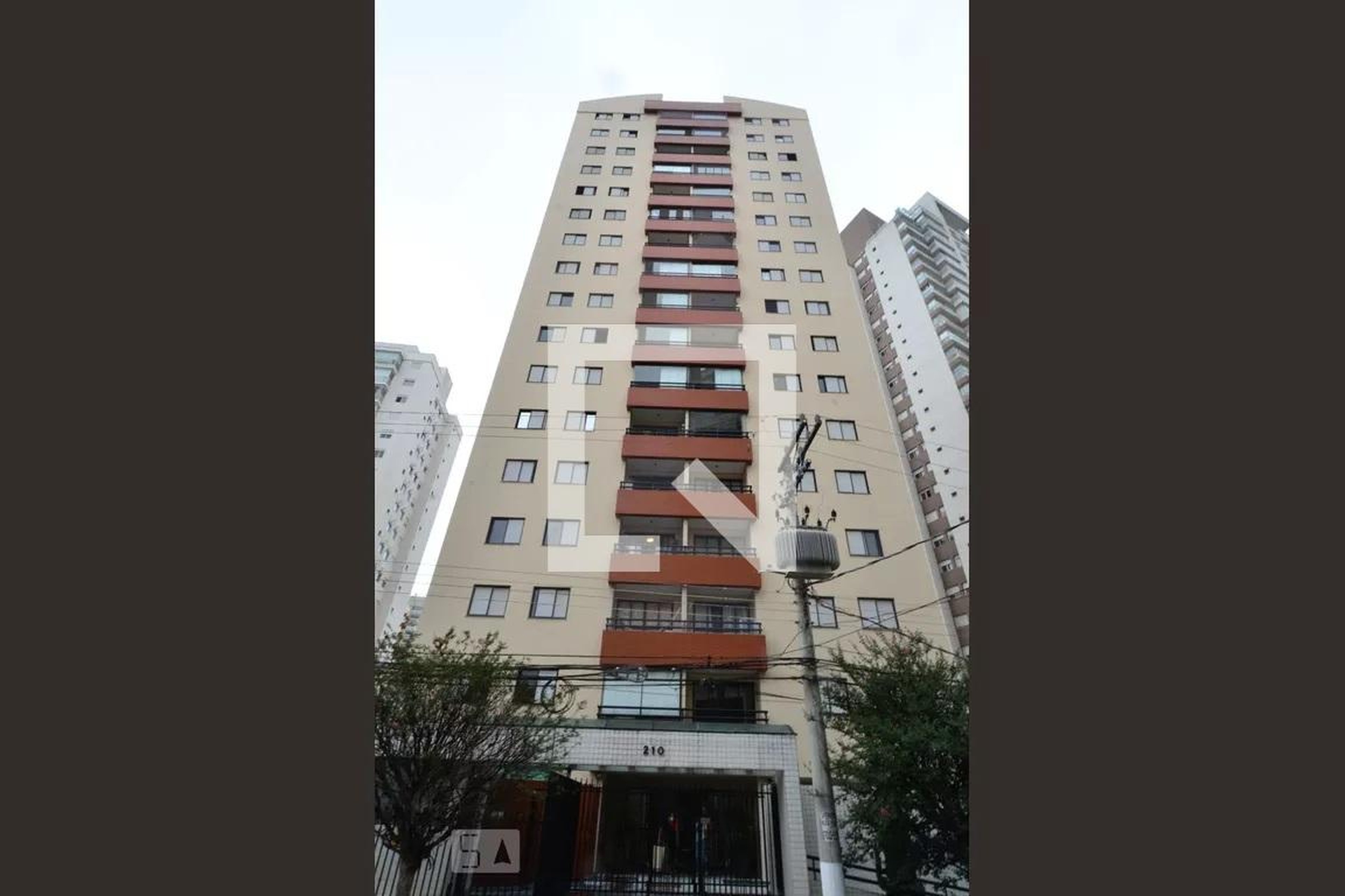 Fachada do Prédio Condomínio Ville de France