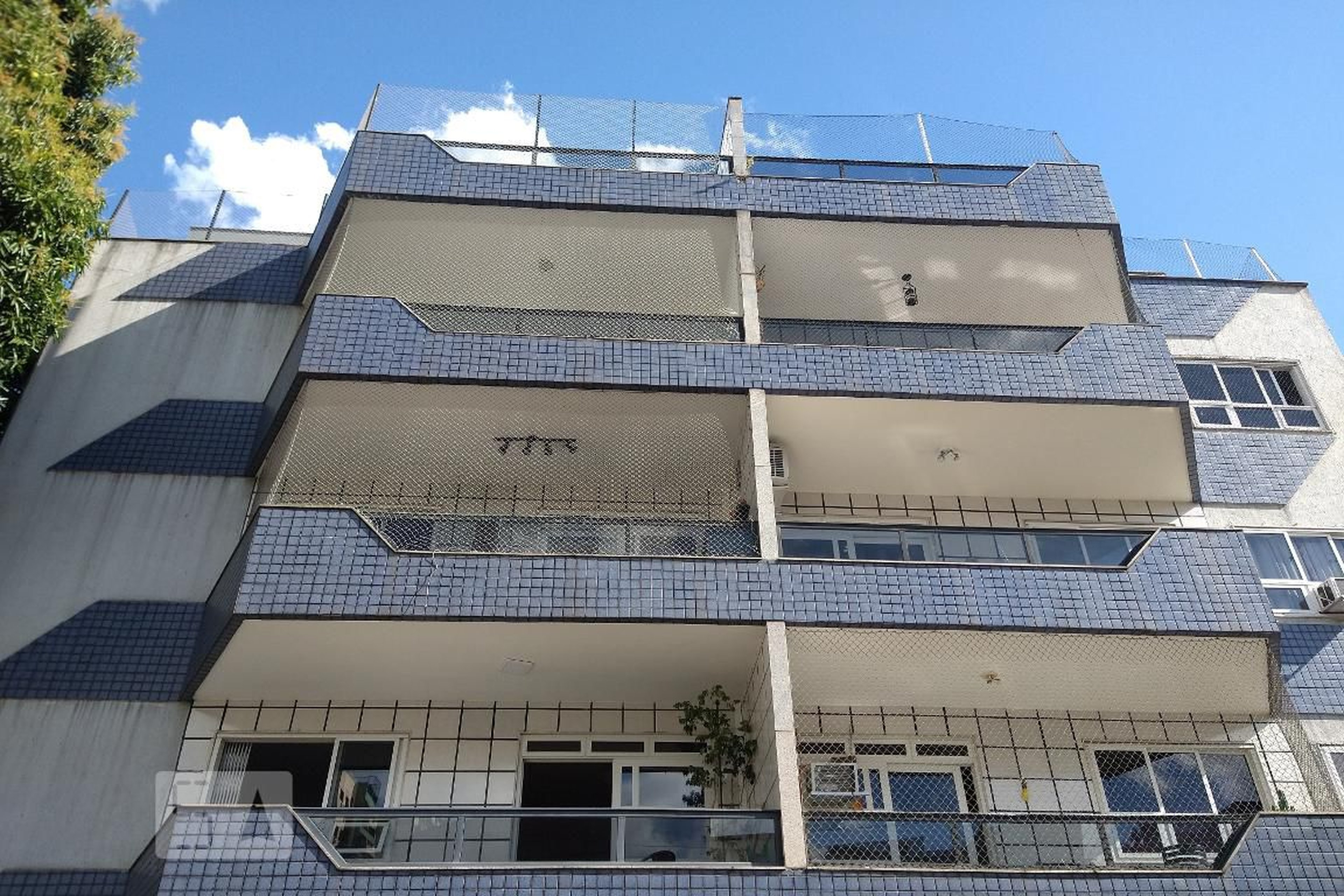 Fachada Condomínio em Rua Curupaiti, 136