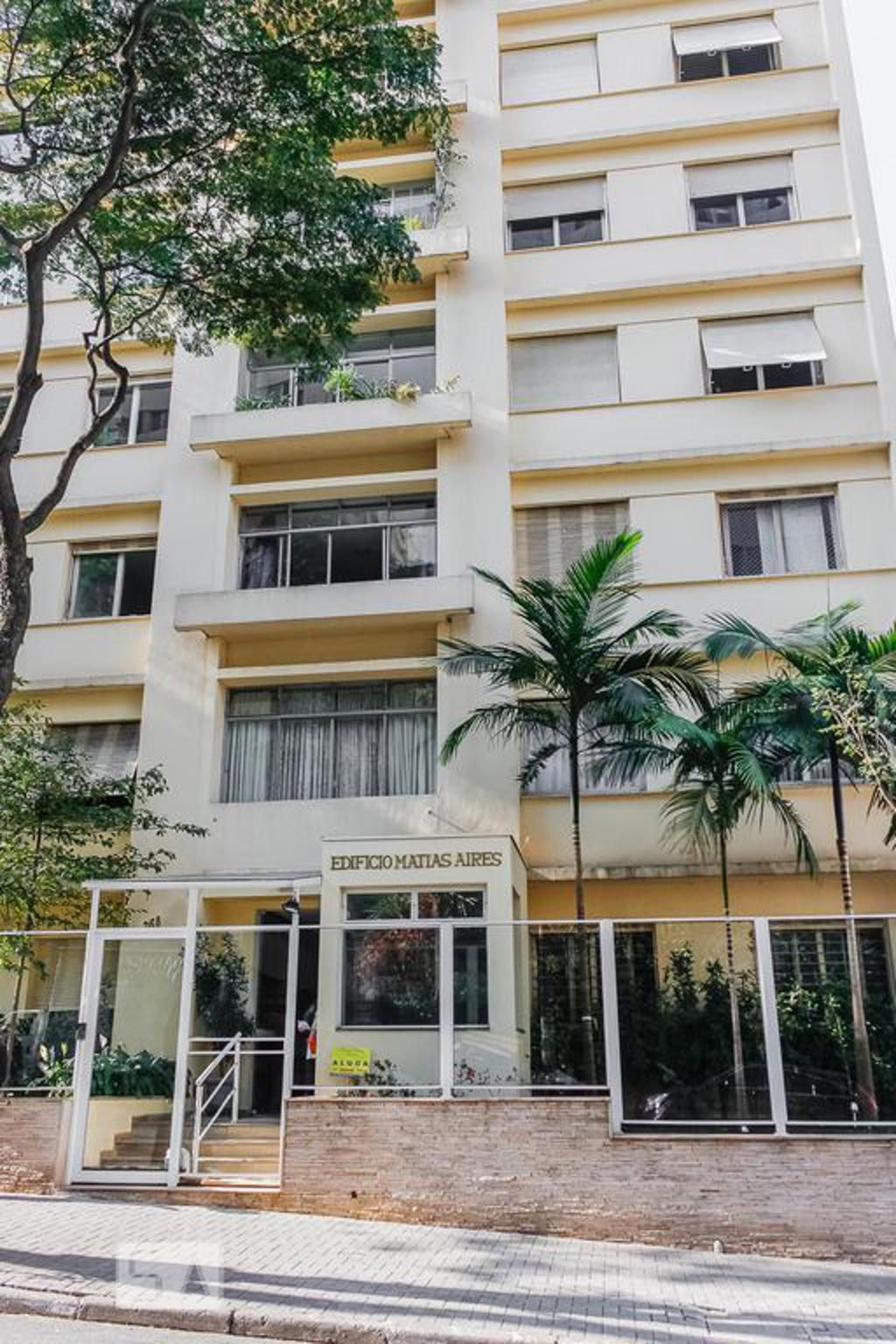 Fachada Condomínio em Rua Matias Aires, 262