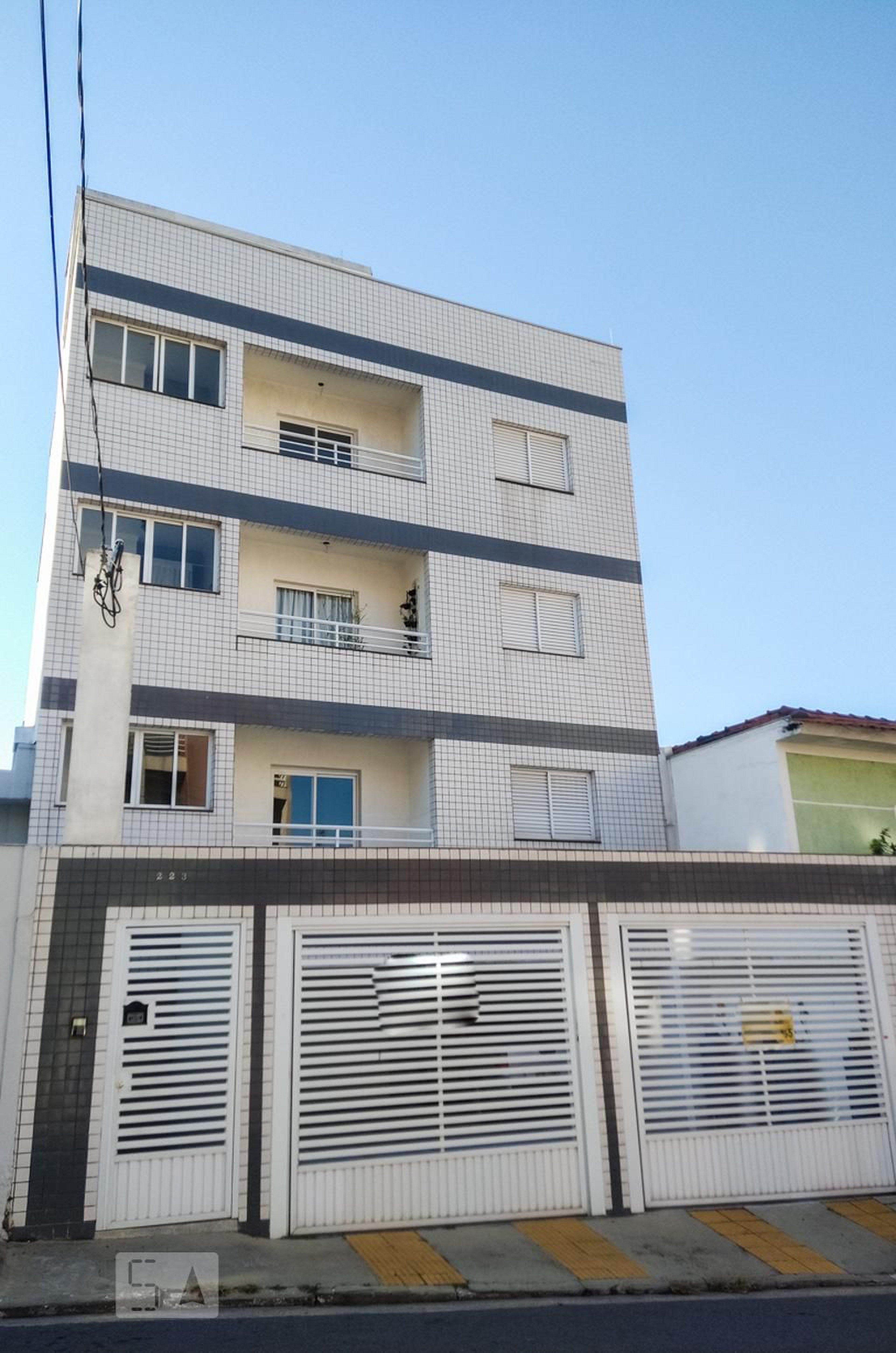 Fachada Condomínio em Rua Flávio Fongaro, 223